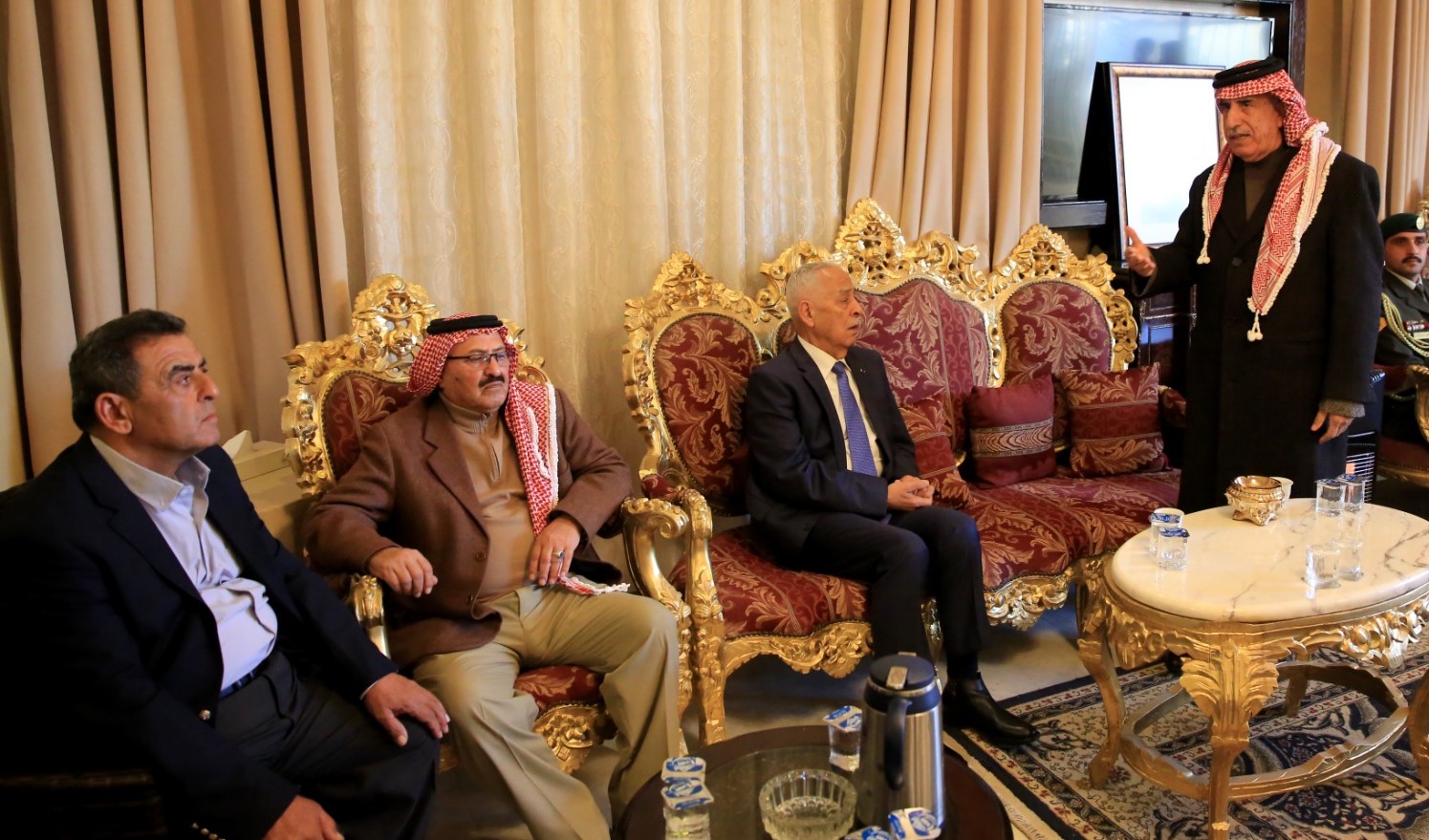 Madar Al-Saa Images 0.8207555194369323