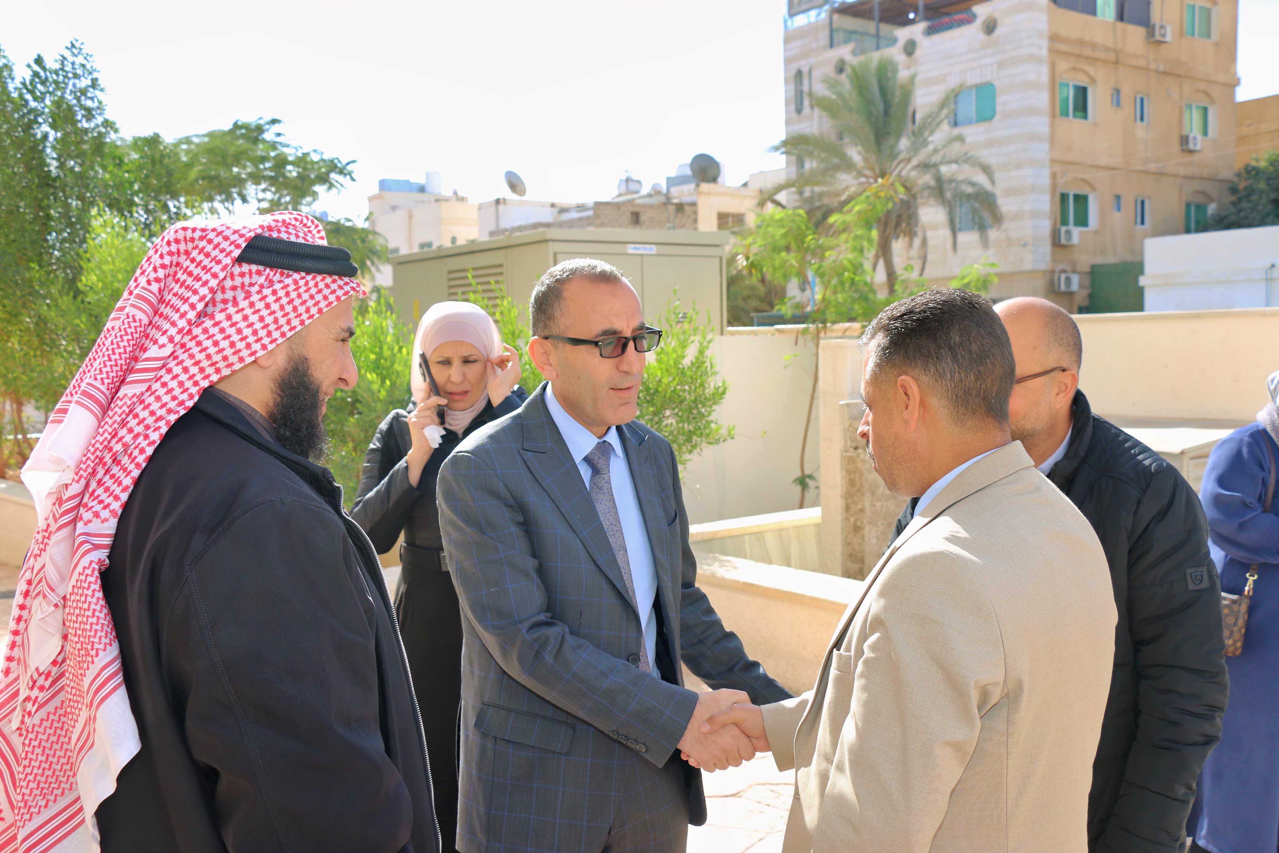 Madar Al-Saa Images 0.7844220580898251