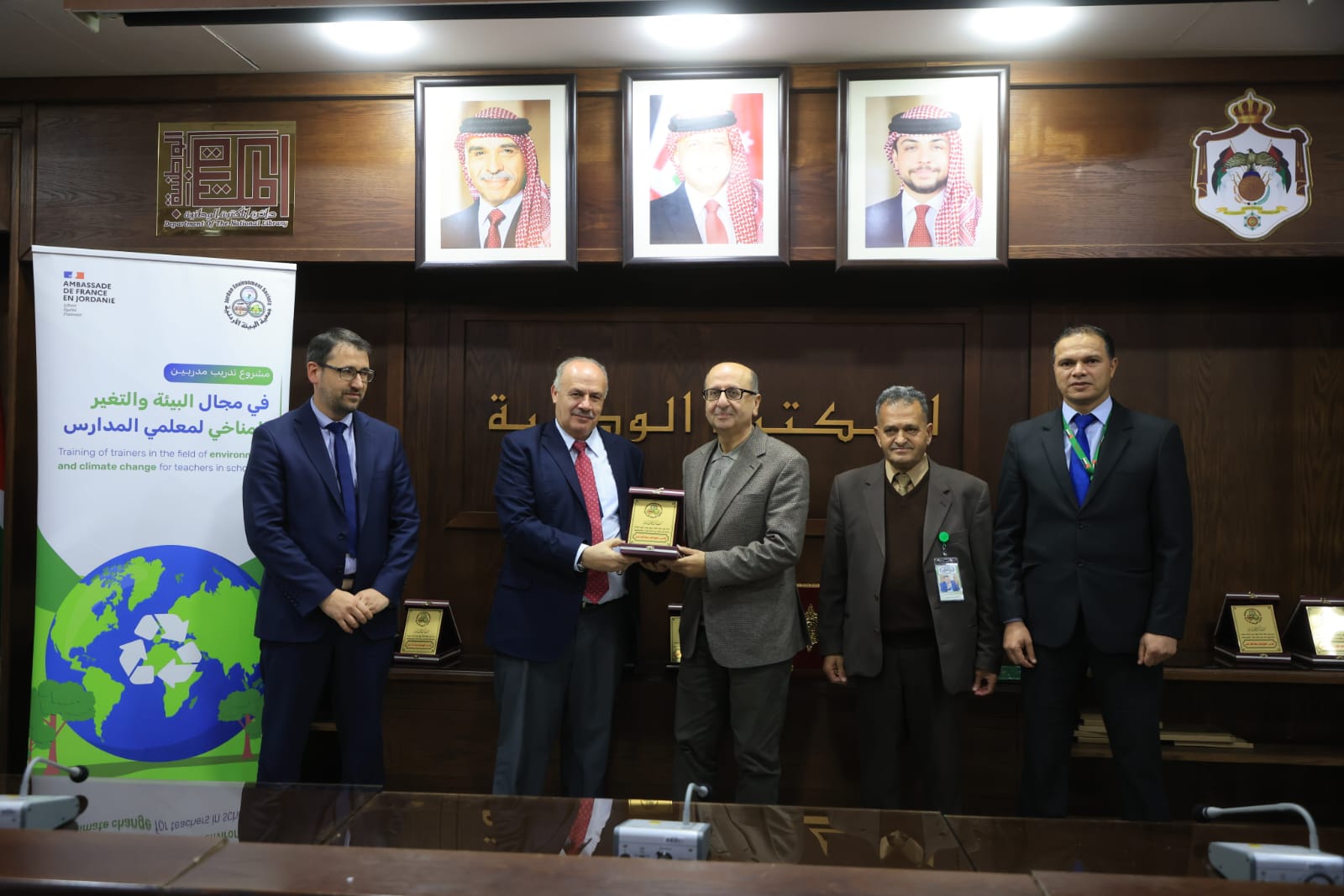 Madar Al-Saa Images 0.8415320490512008