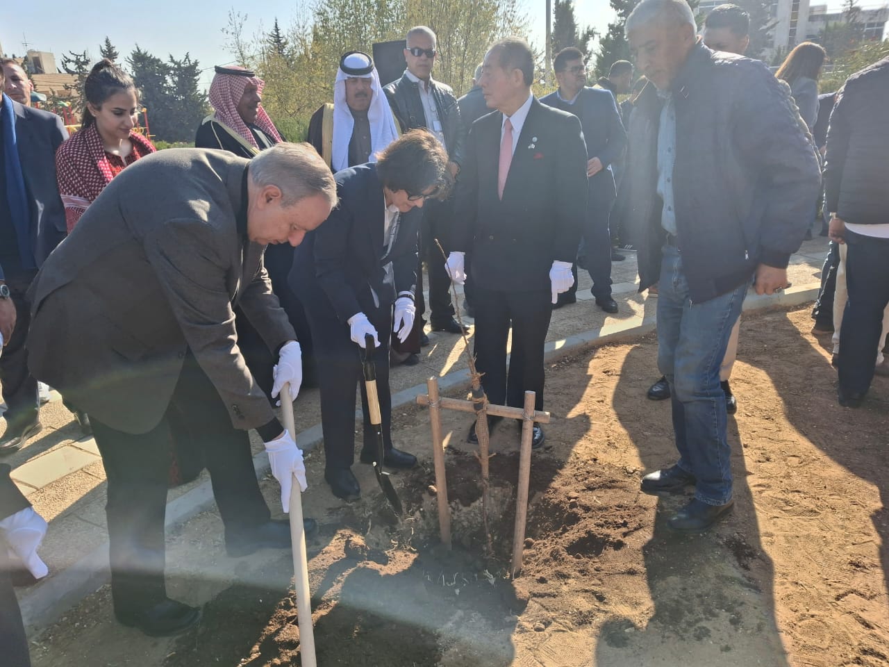 Madar Al-Saa Images 0.1929890509538834