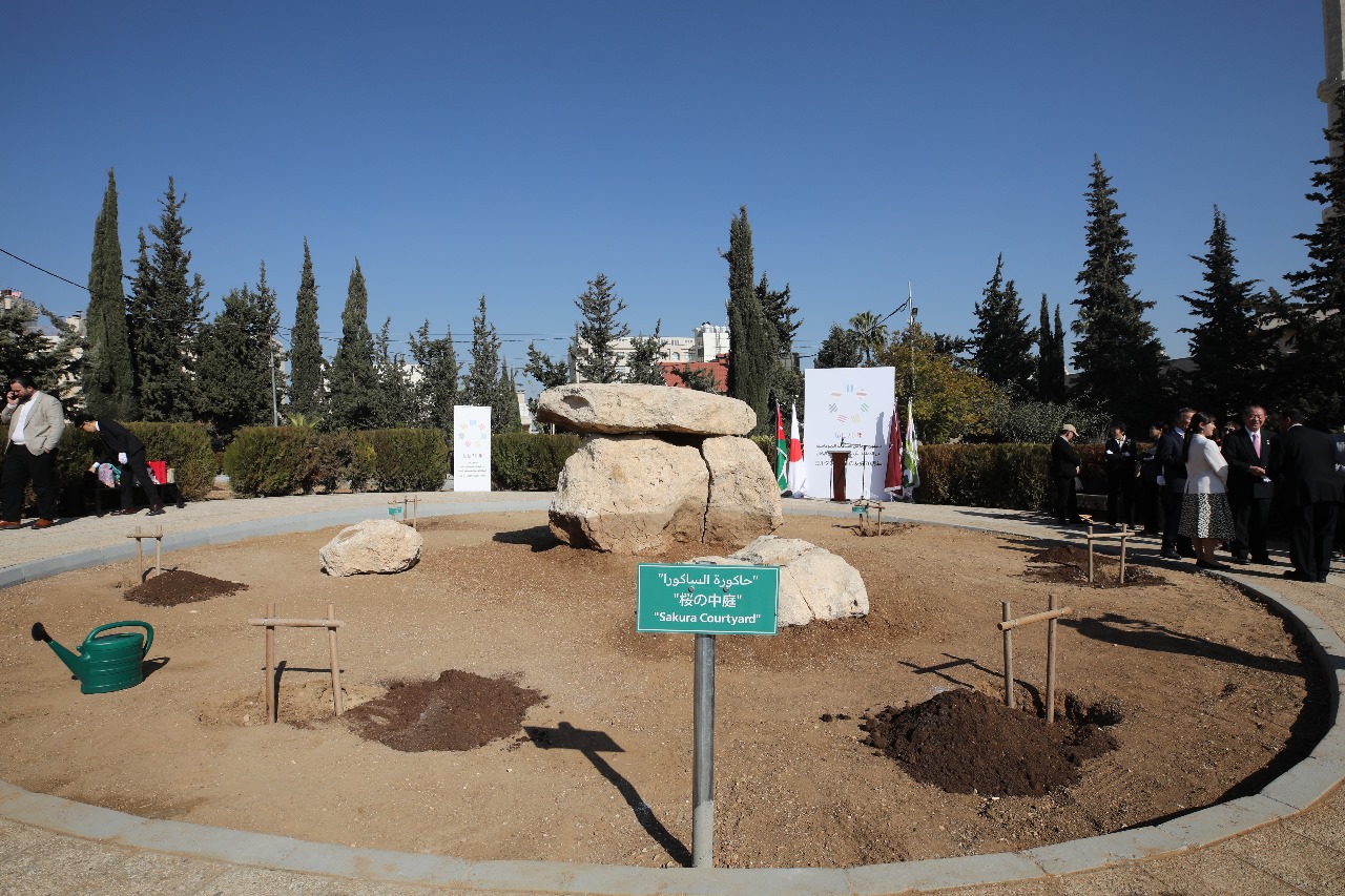 Madar Al-Saa Images 0.3902378883173201