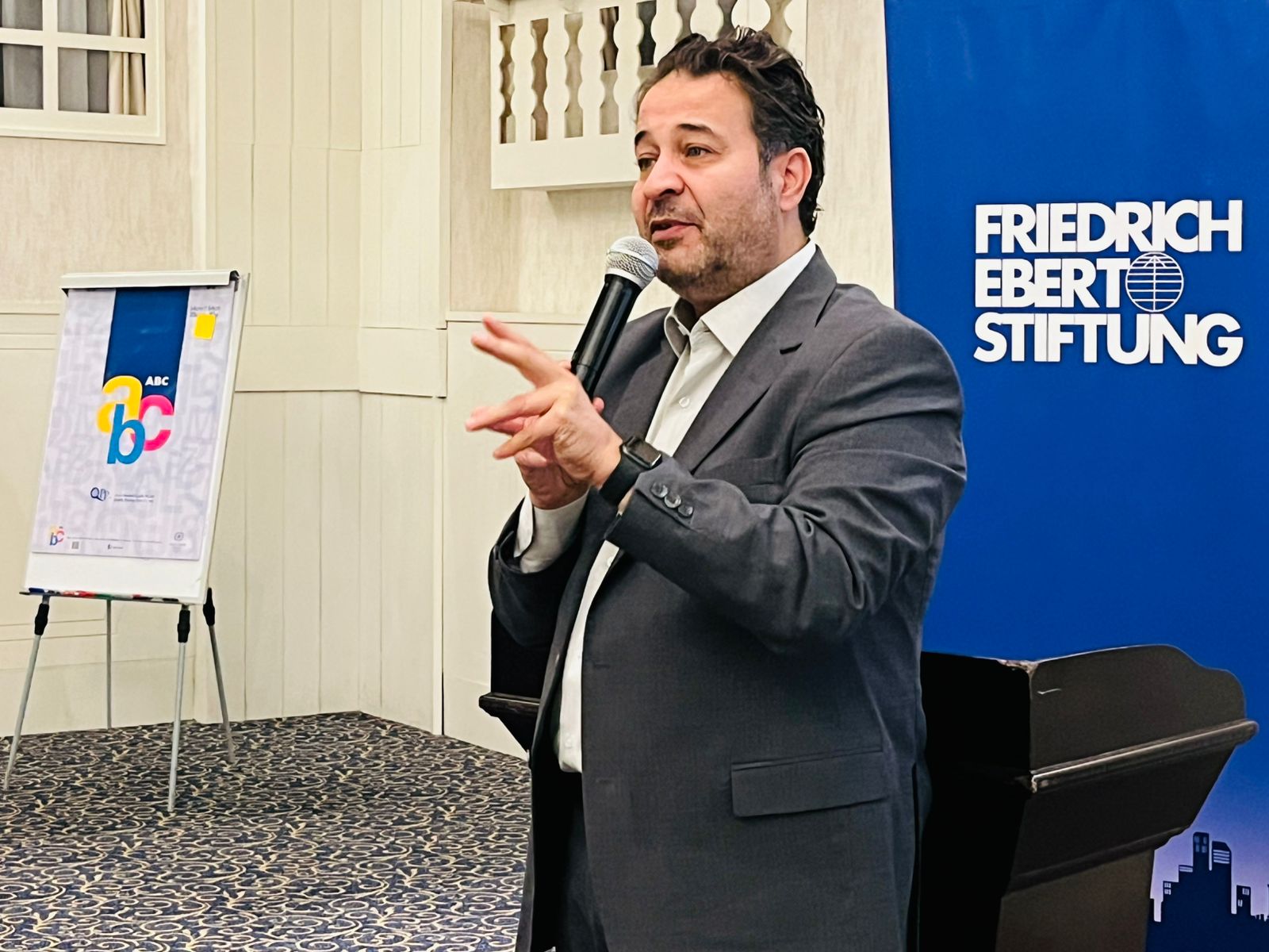 Madar Al-Saa Images 0.7509498939979189