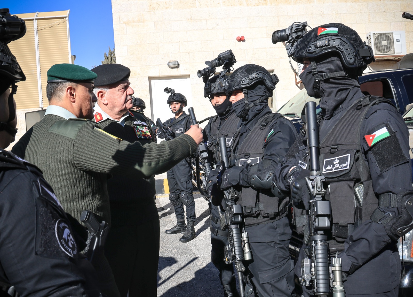 Madar Al-Saa Images 0.67376392337628