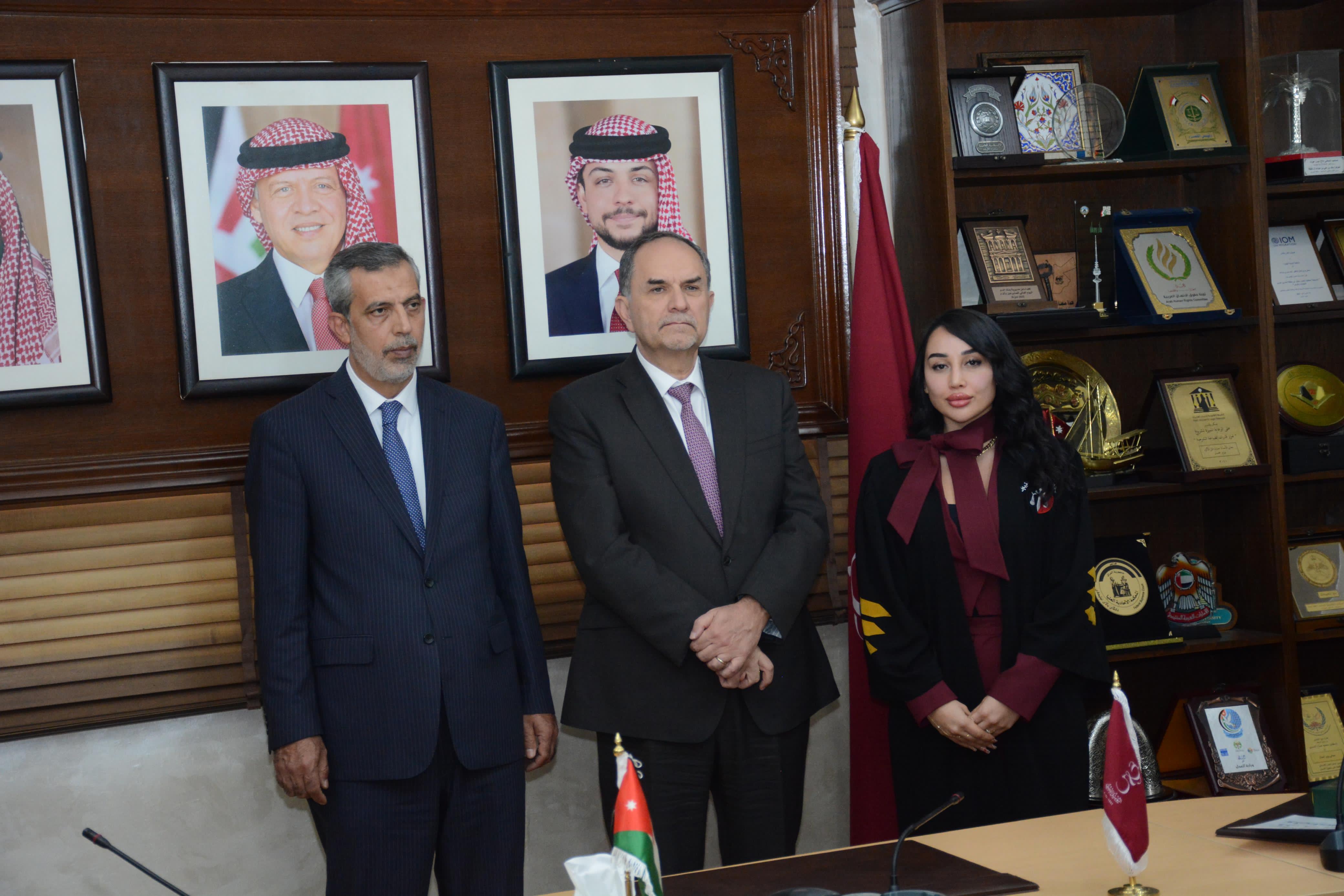 Madar Al-Saa Images 0.5427173570285122