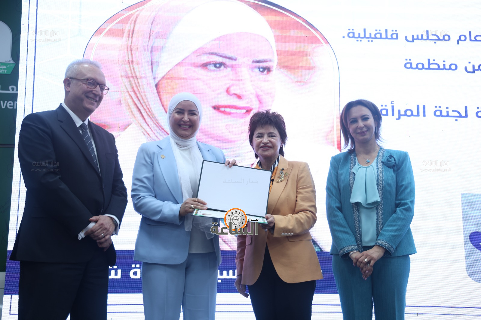 Madar Al-Saa Images 0.8825541340321728