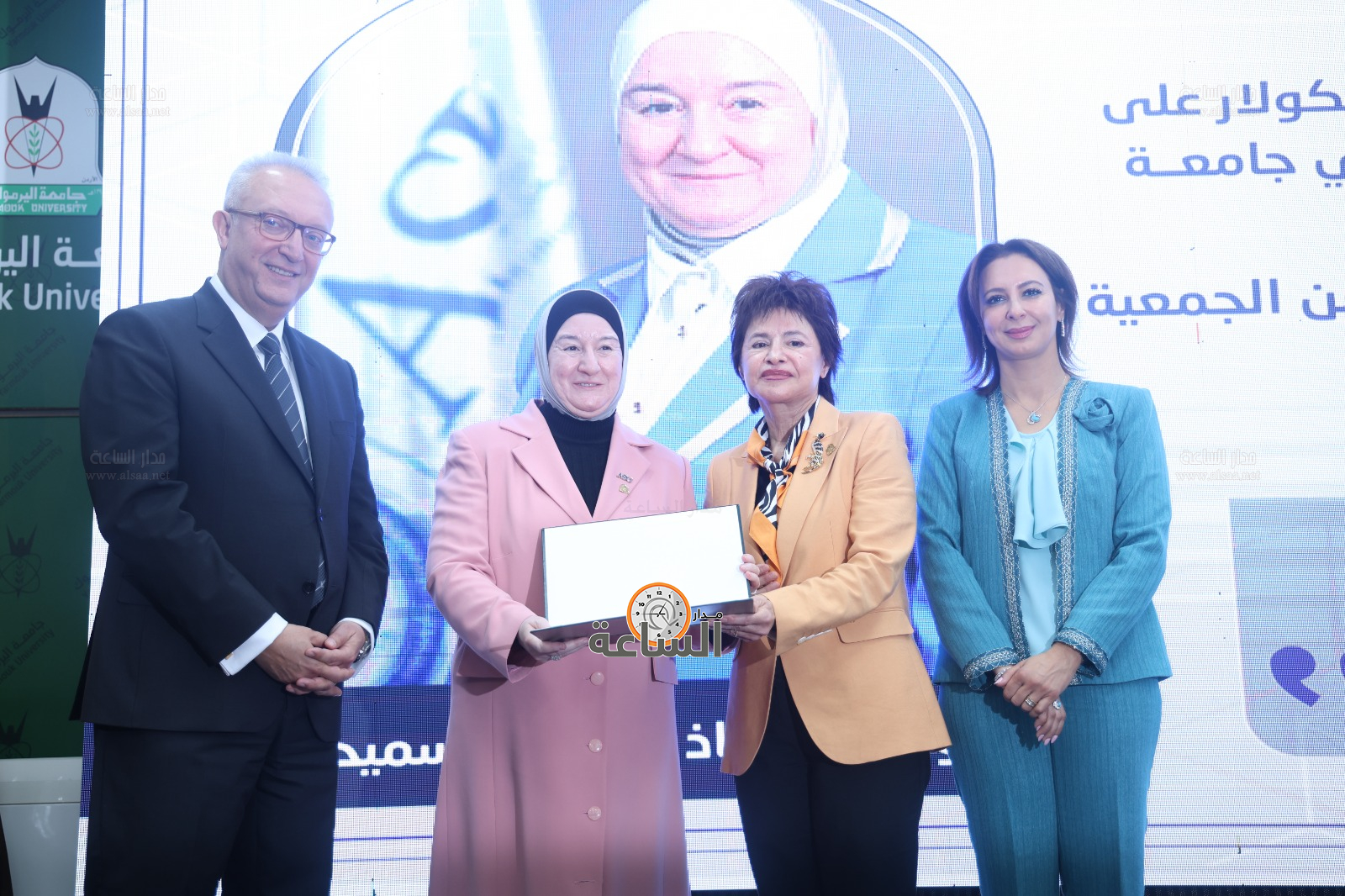 Madar Al-Saa Images 0.18324940387435995