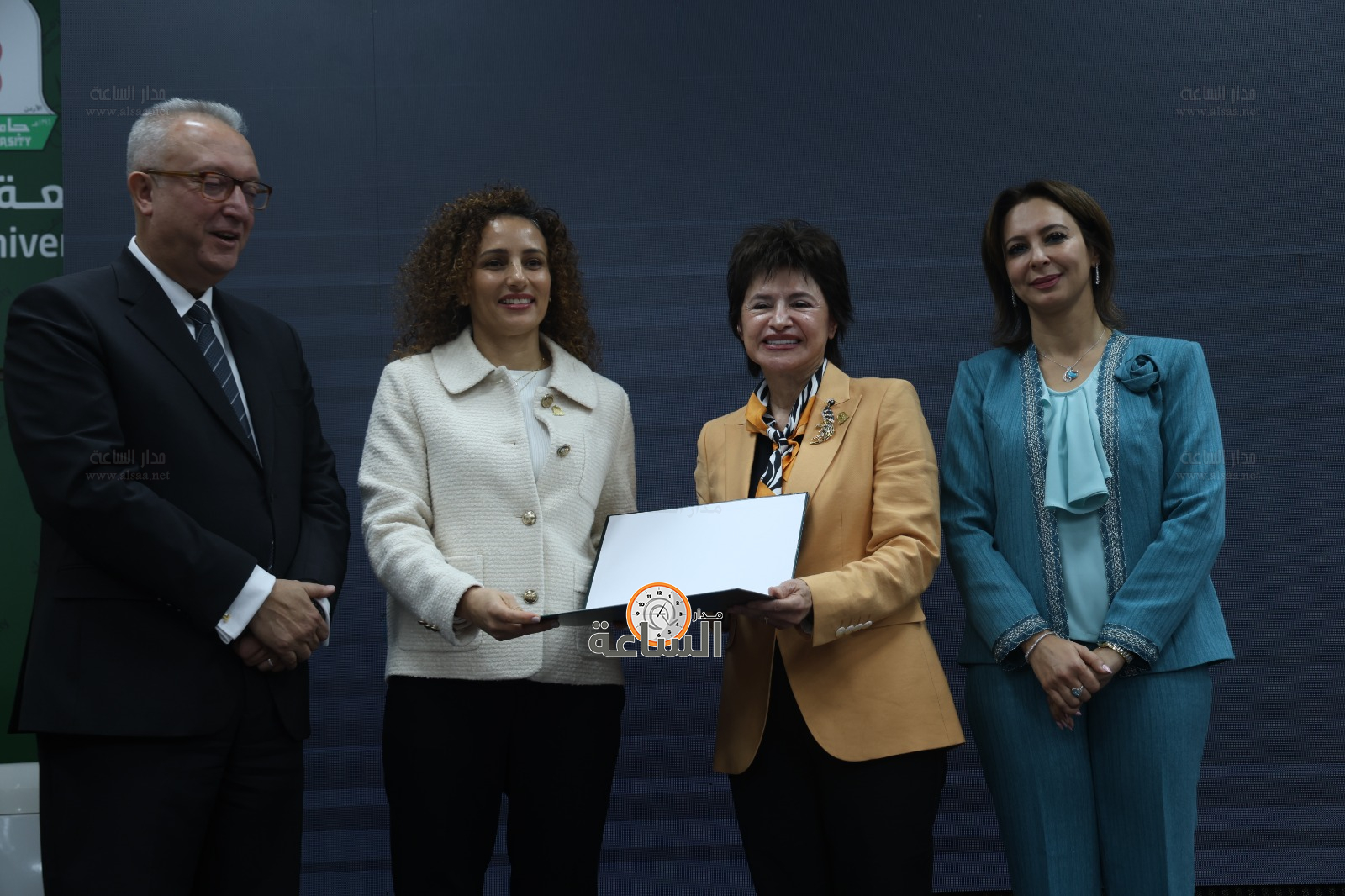 Madar Al-Saa Images 0.7517740291414663