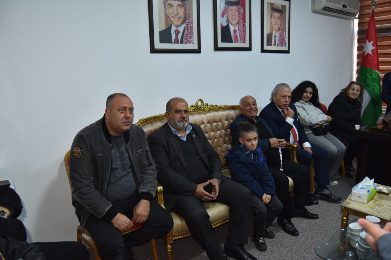 Madar Al-Saa Images 0.9242614961085018