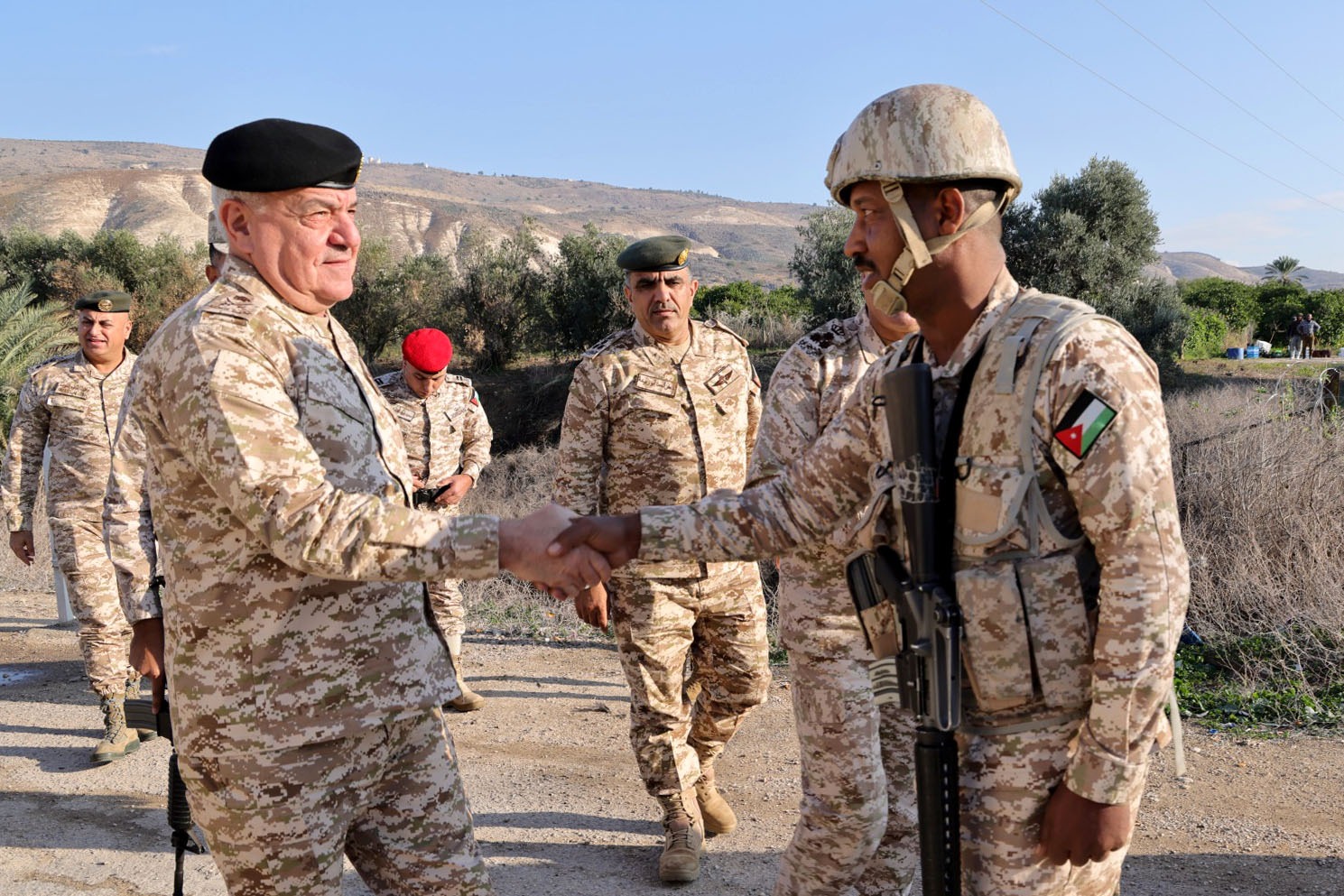 Madar Al-Saa Images 0.5893073422384523