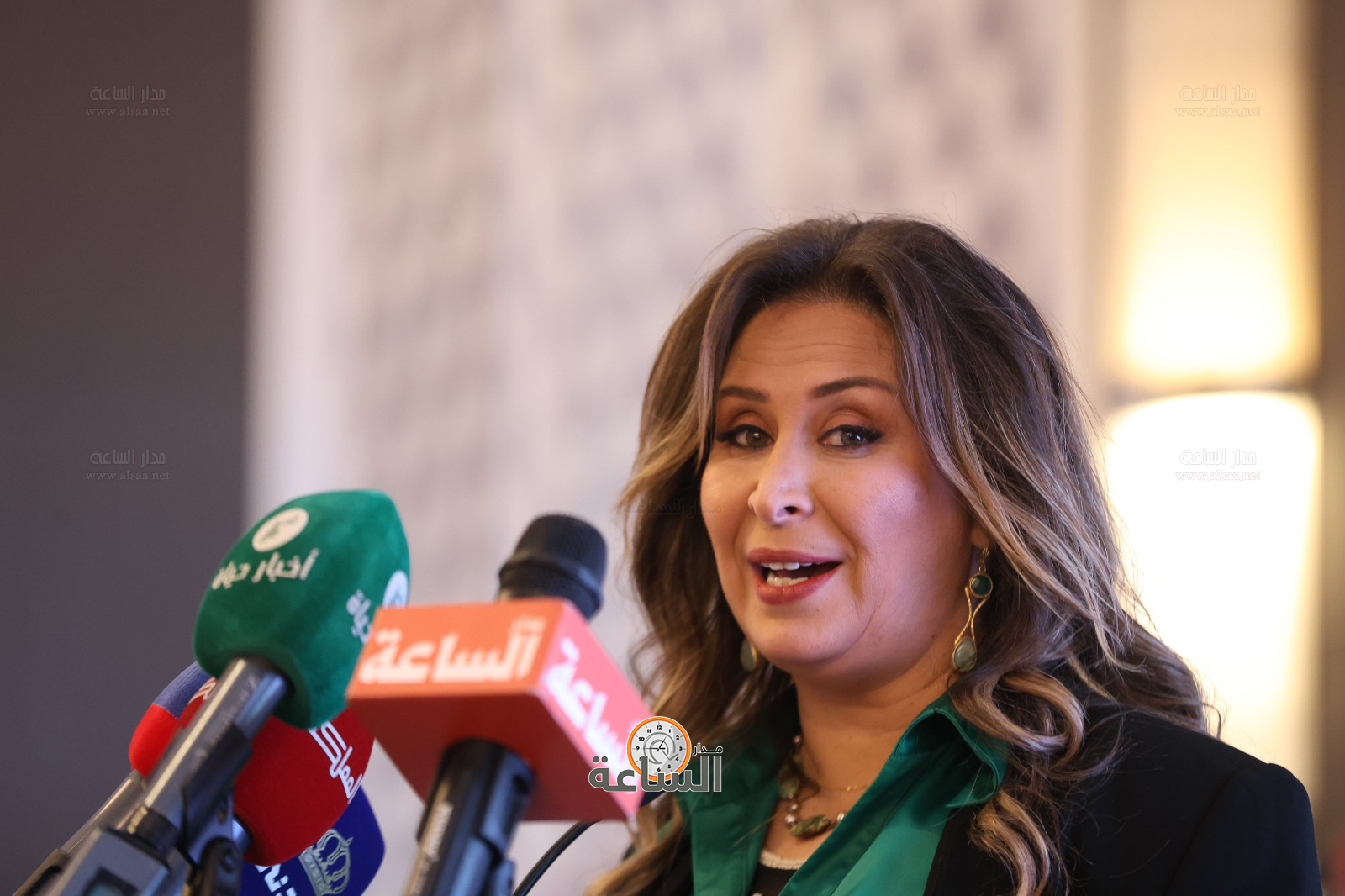 Madar Al-Saa Images 0.8686235560939994