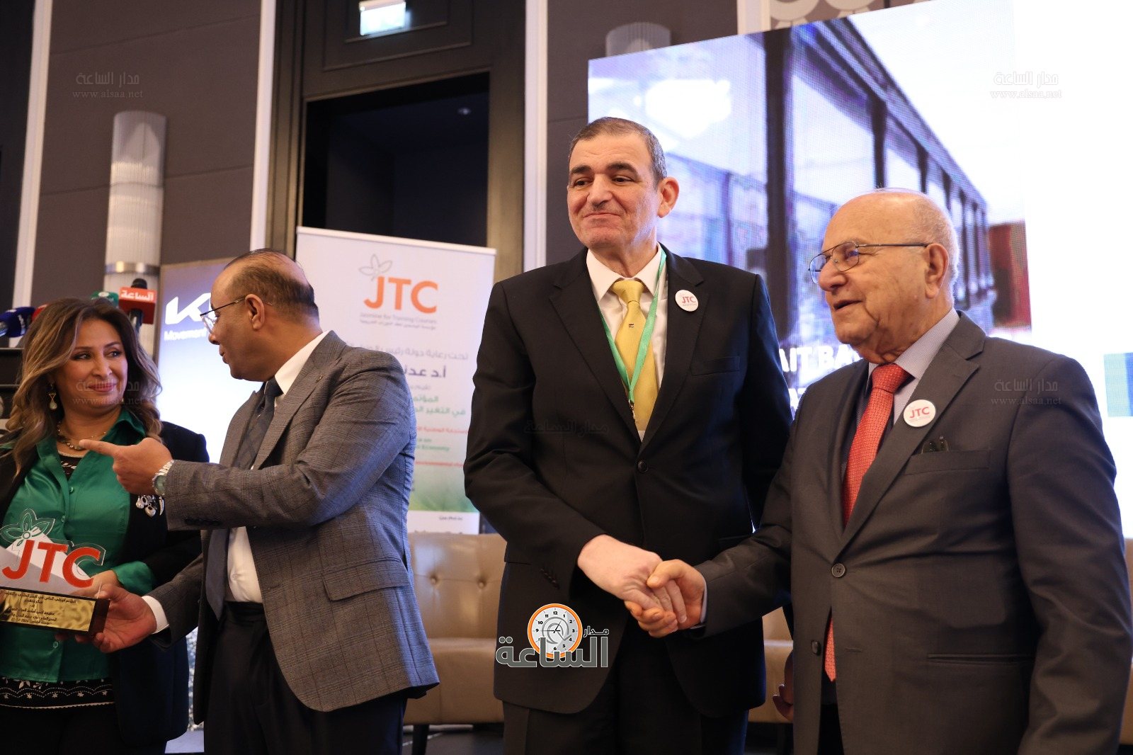 Madar Al-Saa Images 0.159819451554444