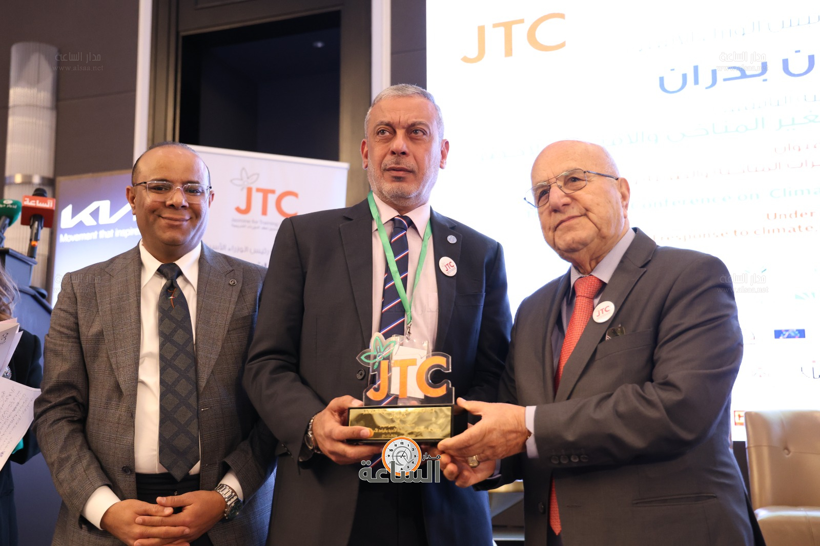 Madar Al-Saa Images 0.2462676272247366