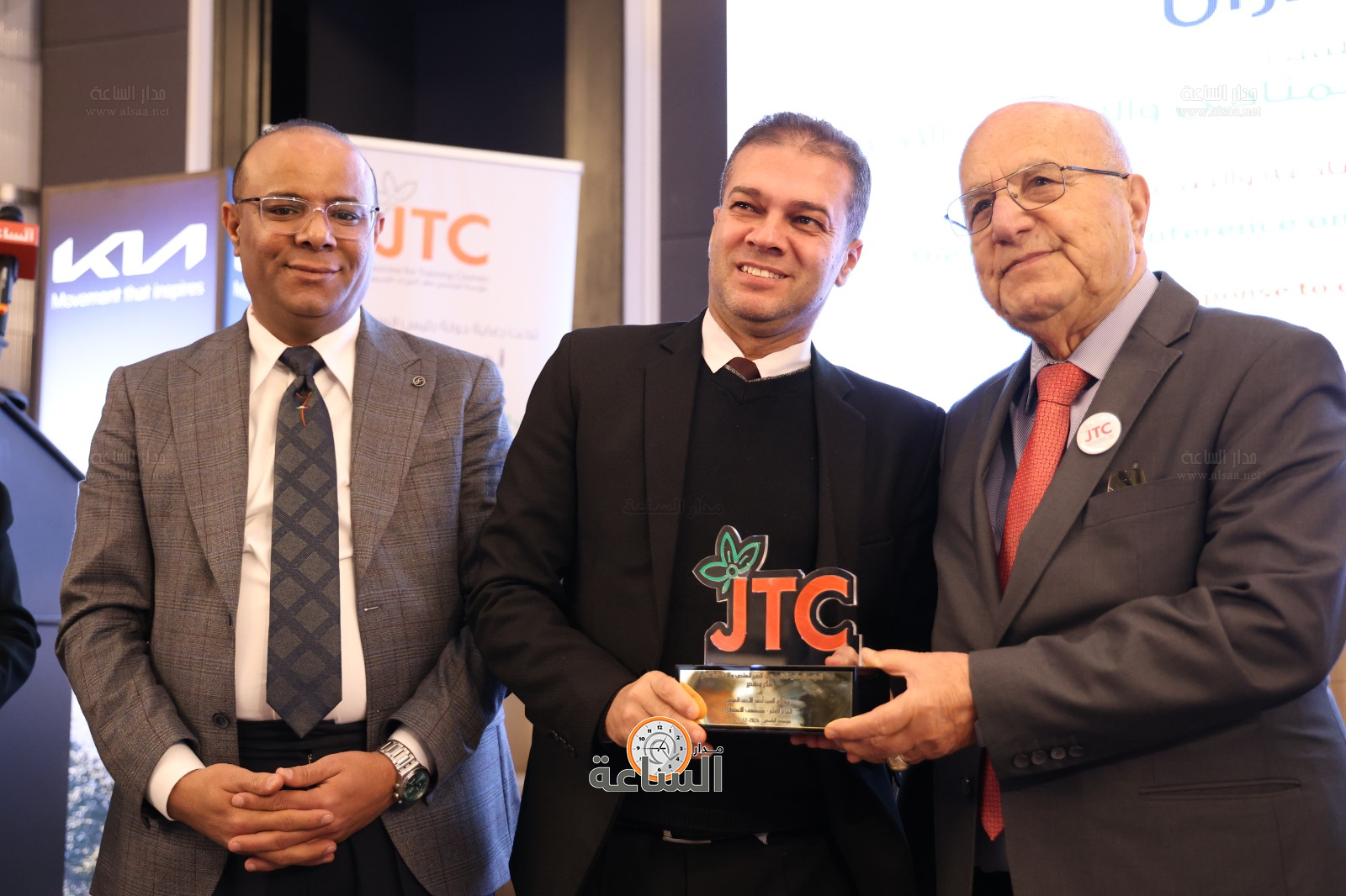 Madar Al-Saa Images 0.9323441696673844