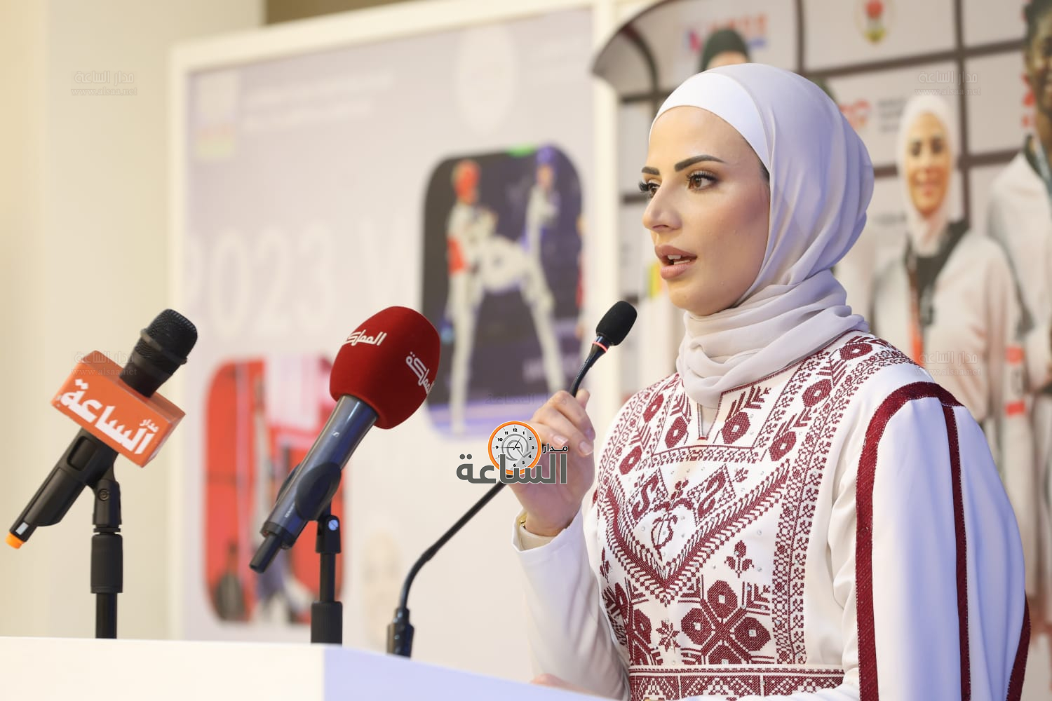 Madar Al-Saa Images 0.5880800470999805