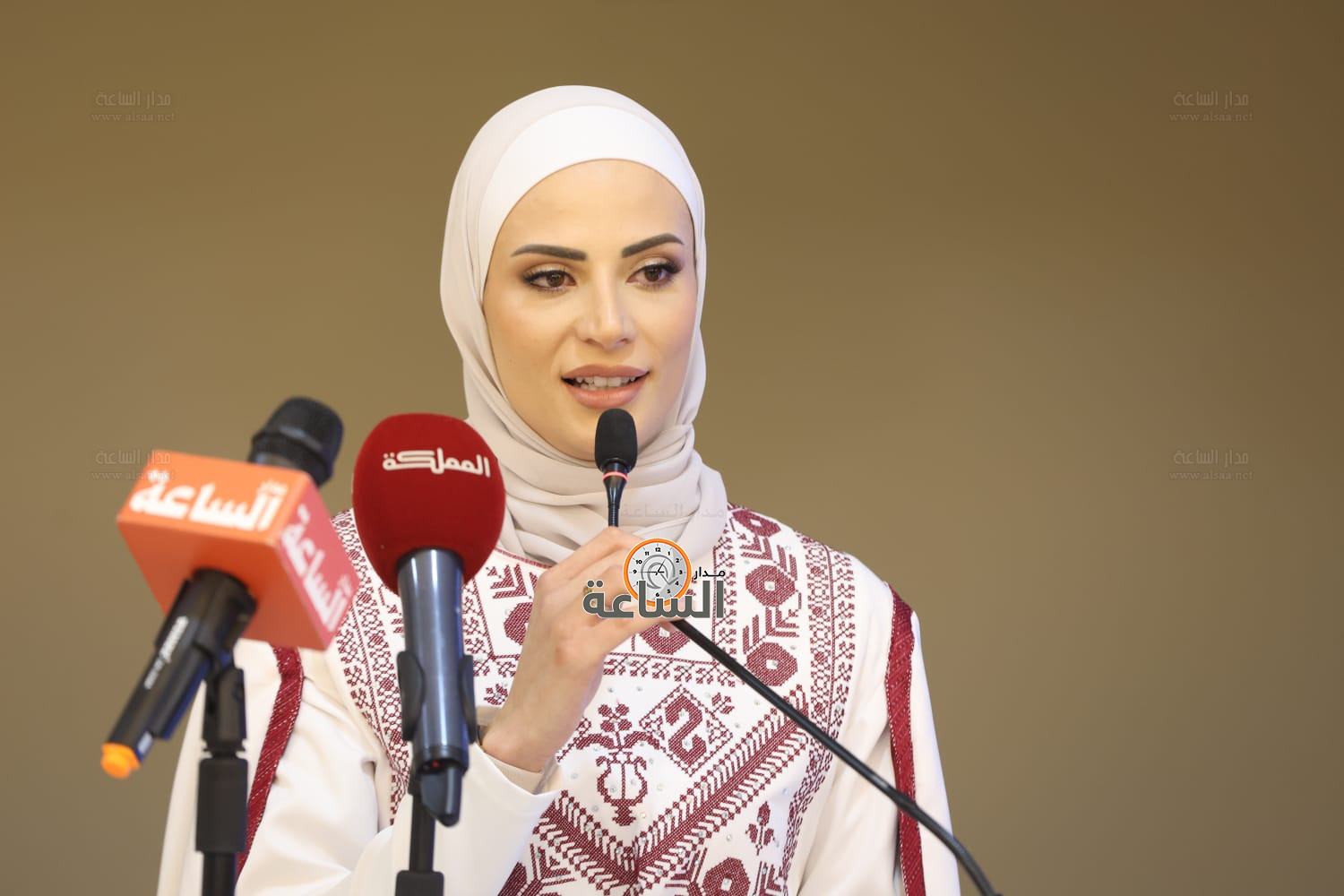 Madar Al-Saa Images 0.13327865852998833