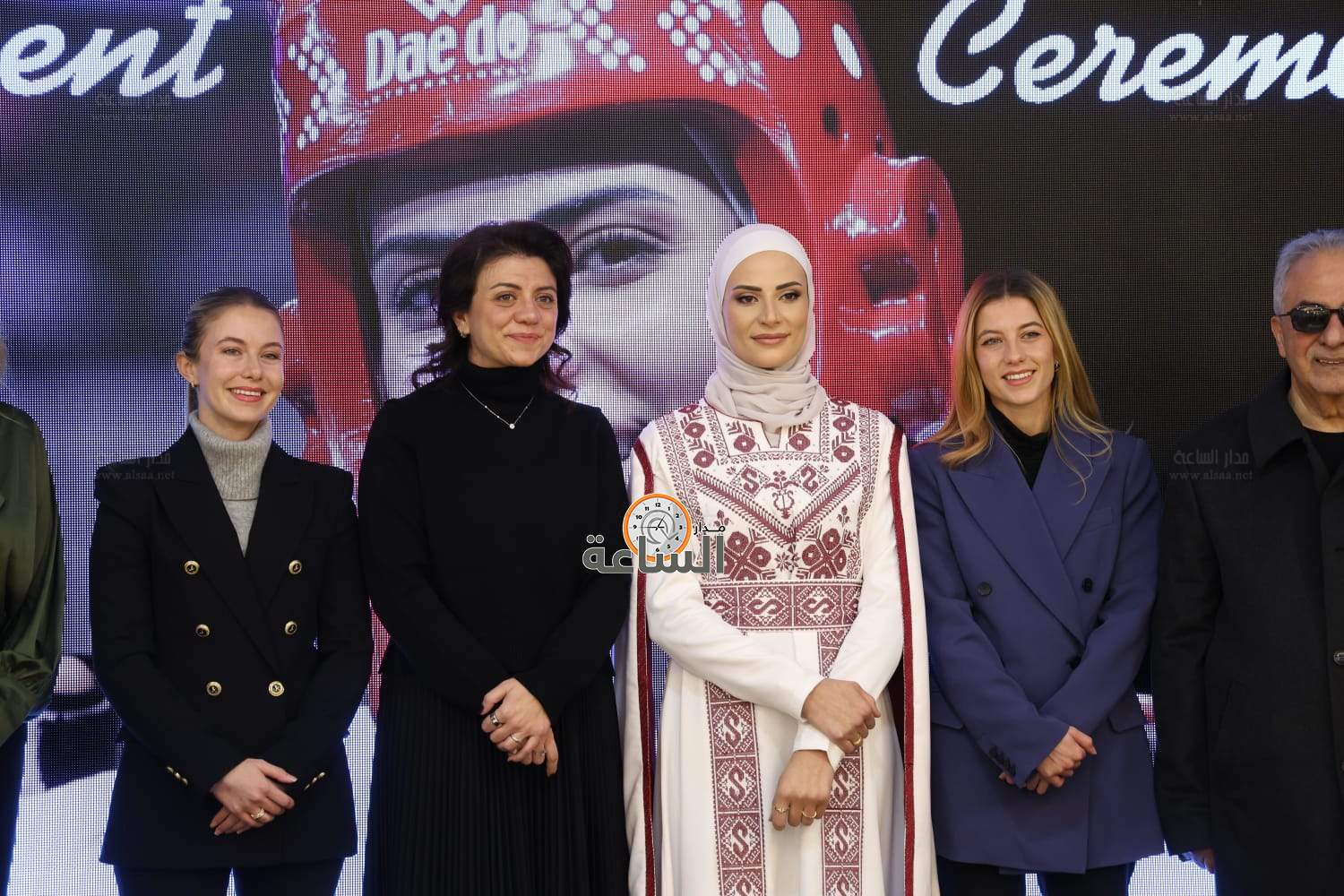 Madar Al-Saa Images 0.08313127077916205