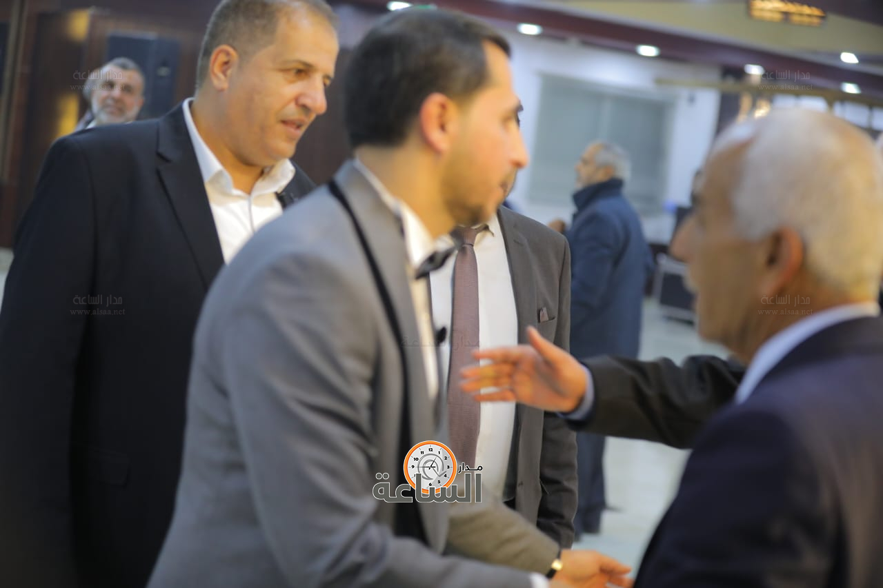 Madar Al-Saa Images 0.4901069018332105