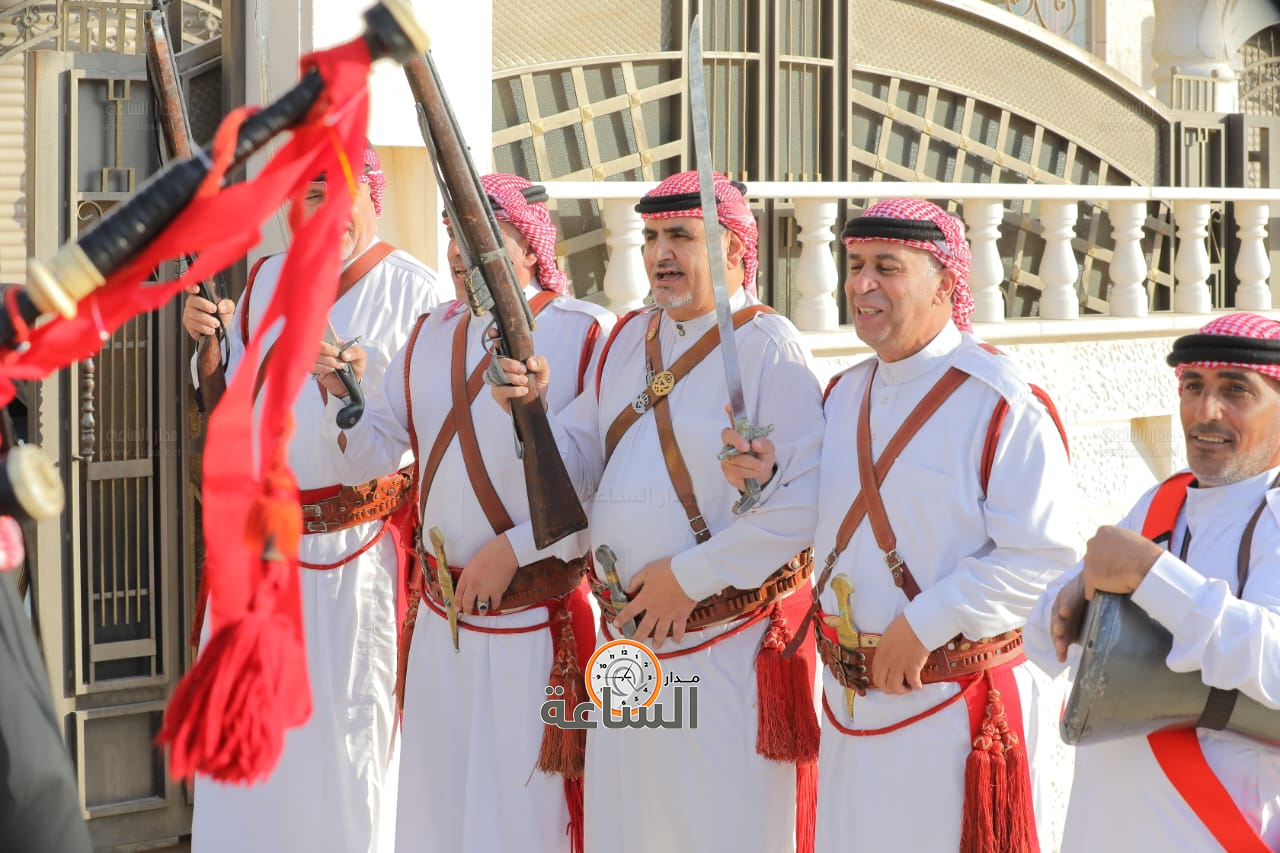 Madar Al-Saa Images 0.825799440898989