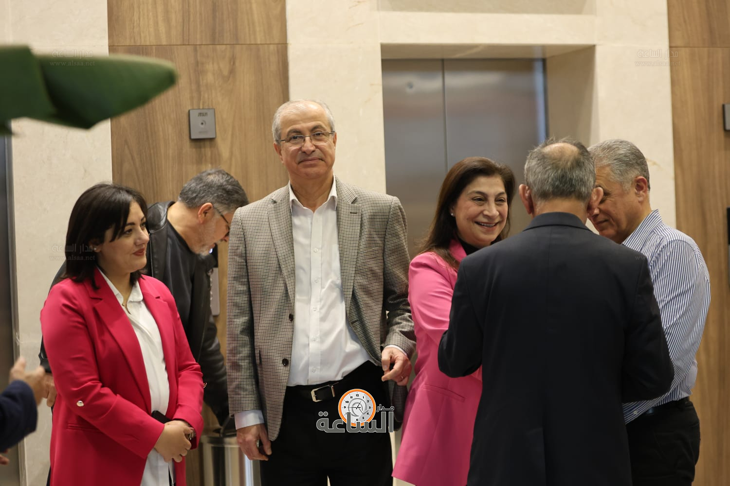 Madar Al-Saa Images 0.6956610775750507