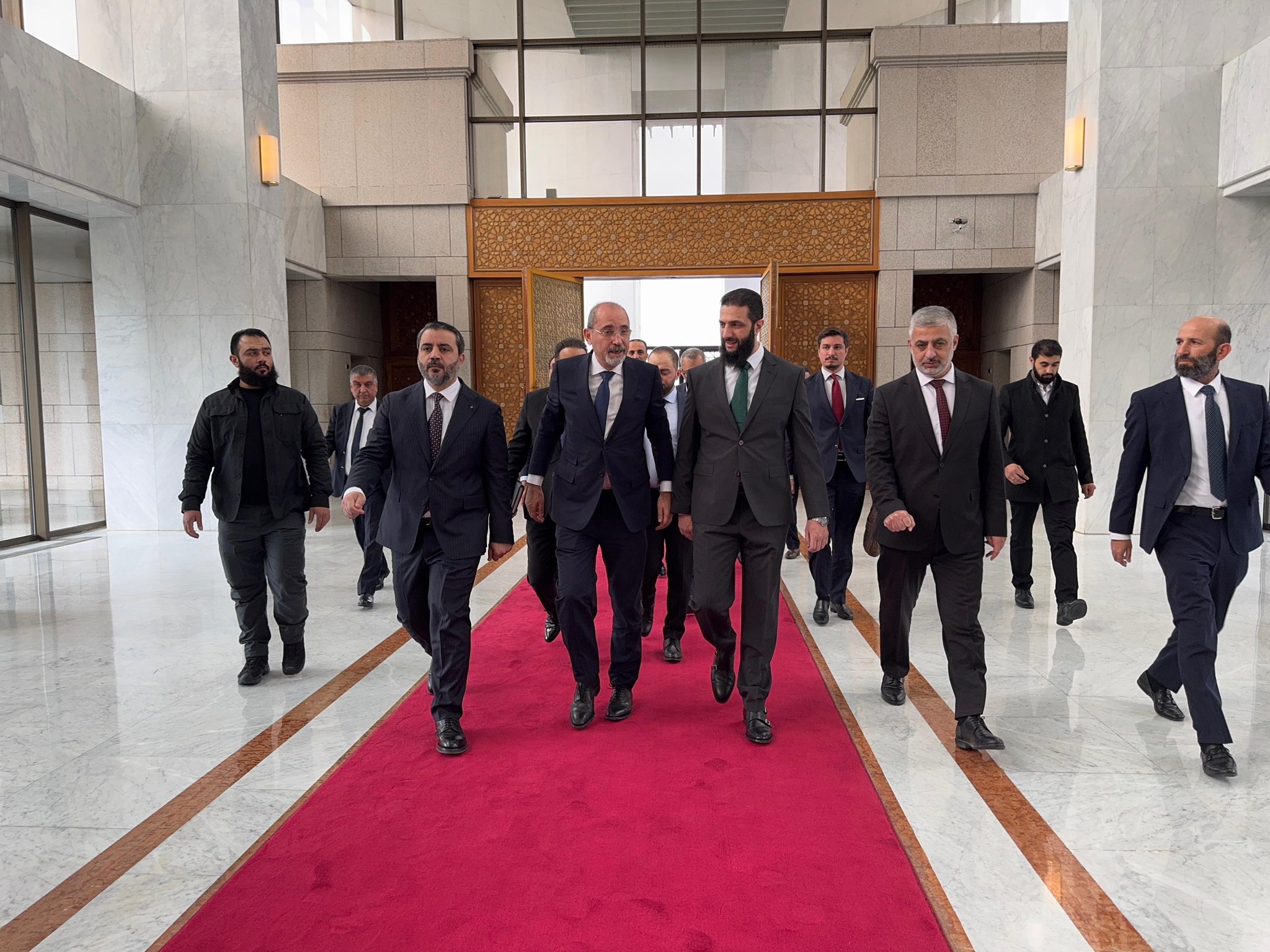 Madar Al-Saa Images 0.002023297030401716