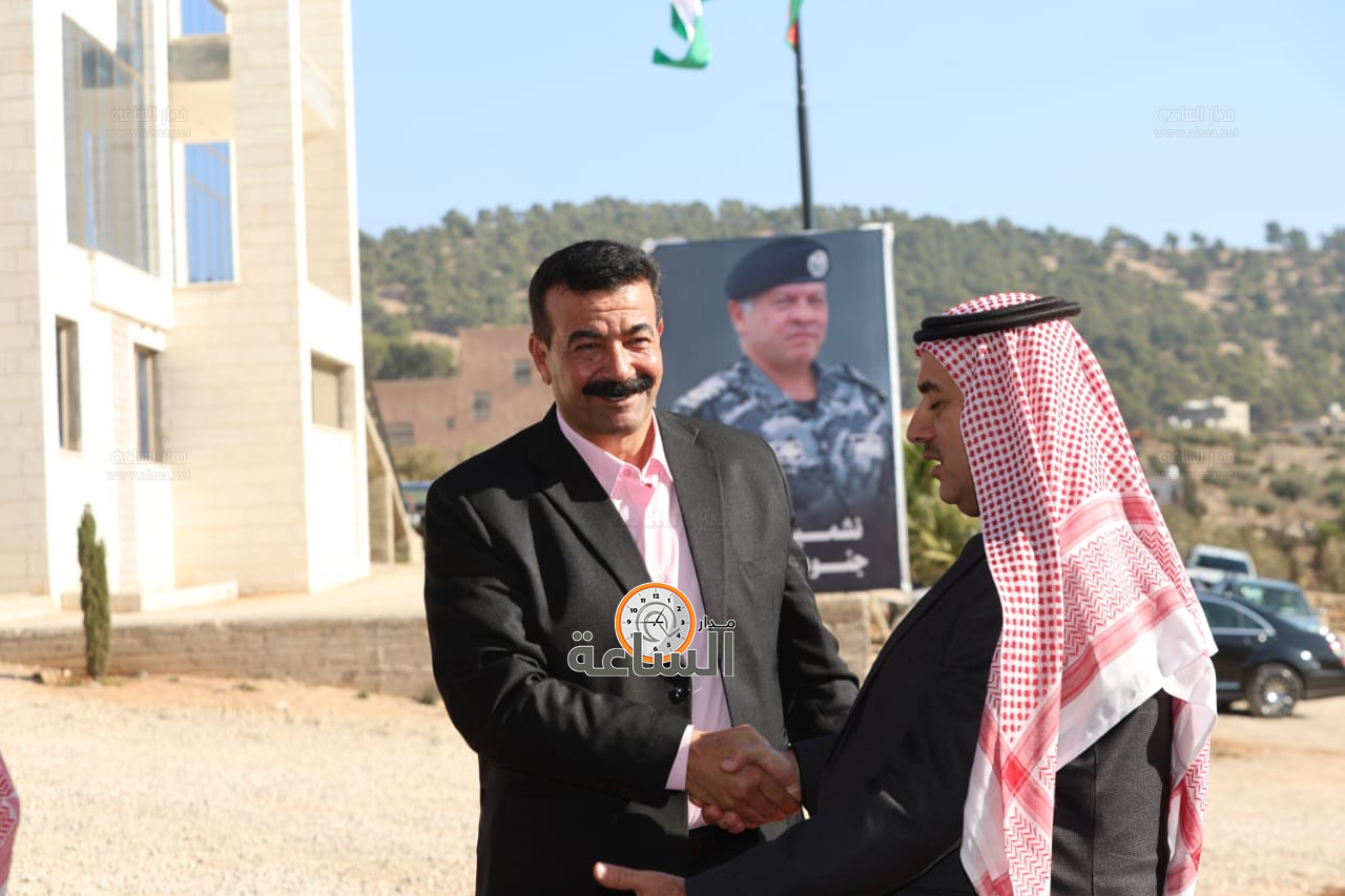 Madar Al-Saa Images 0.41416034819507397