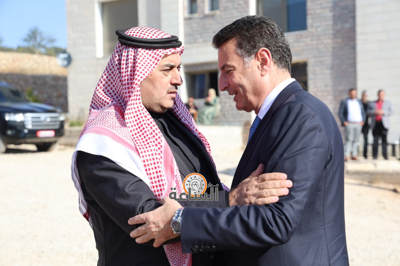 Madar Al-Saa Images 0.8114401326000664