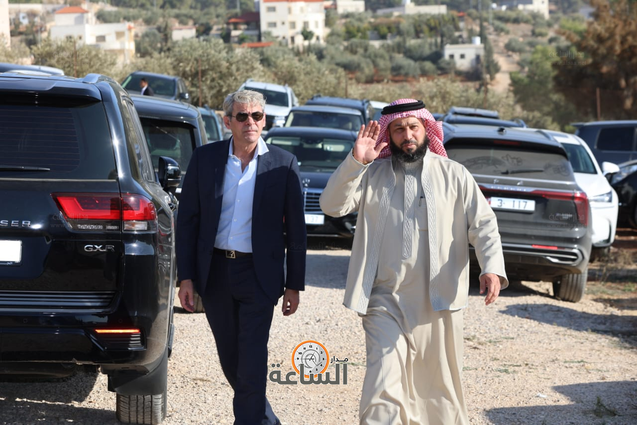 Madar Al-Saa Images 0.421128279960973