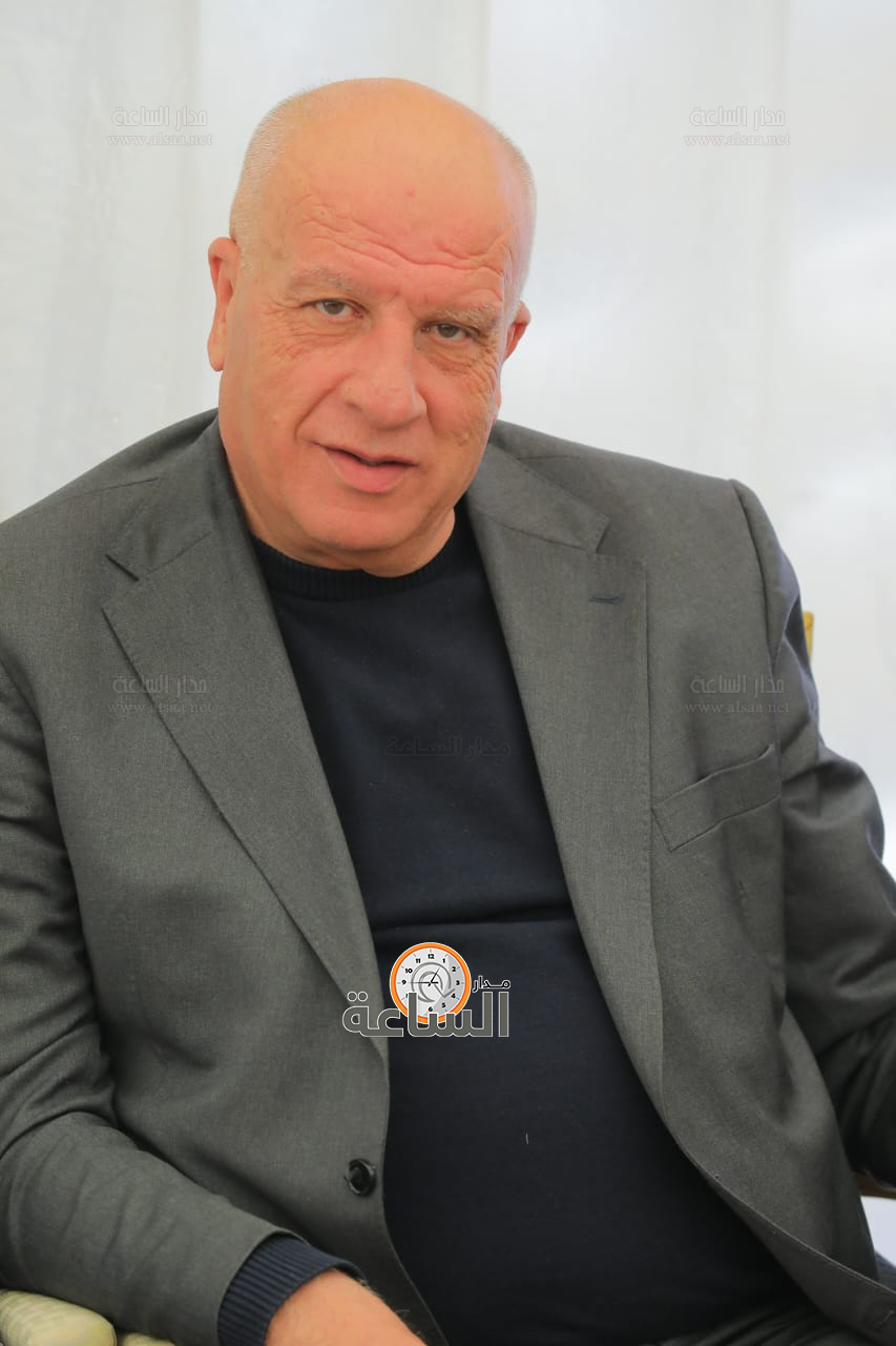 Madar Al-Saa Images 0.3928838690375356