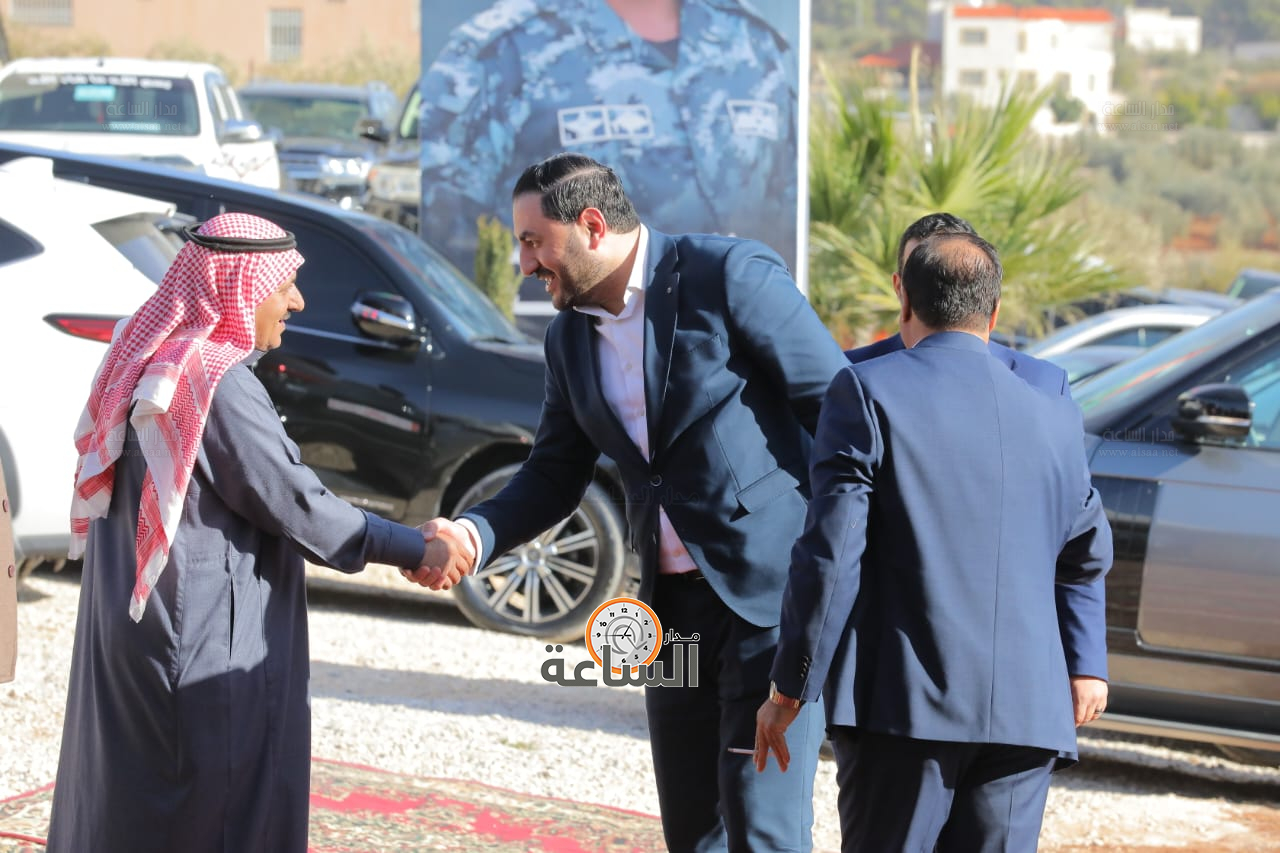 Madar Al-Saa Images 0.5625907928871325