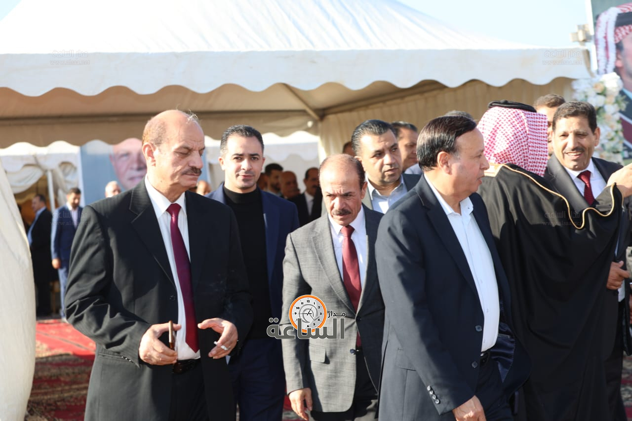 Madar Al-Saa Images 0.8823457716388989