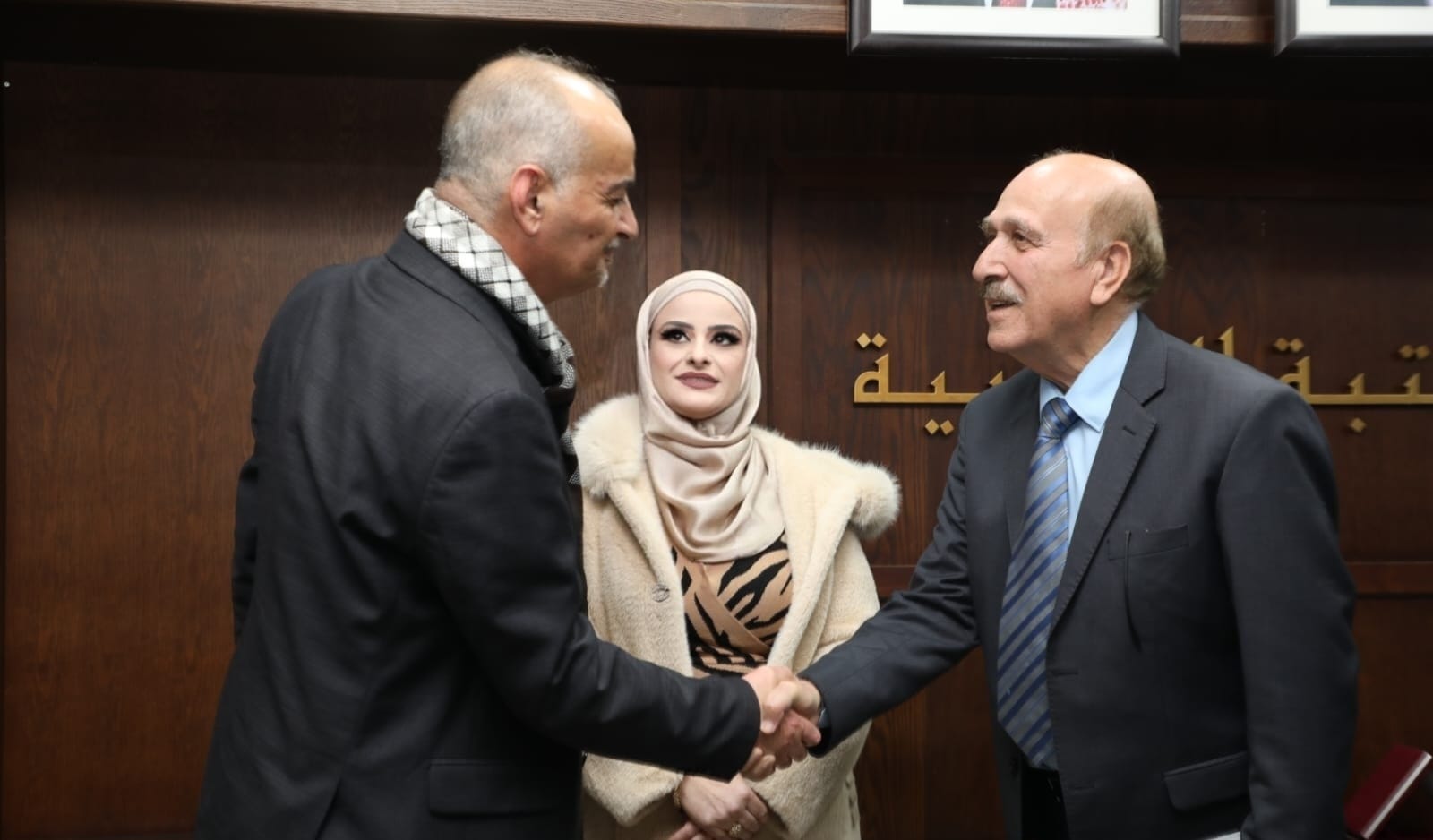 Madar Al-Saa Images 0.4566115985185737