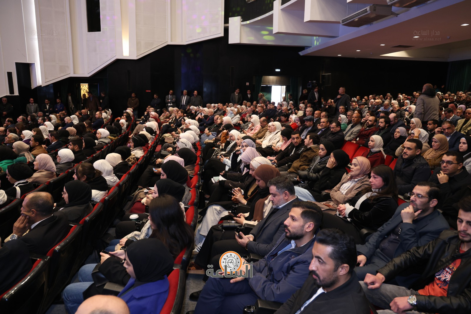 Madar Al-Saa Images 0.16368100439008937