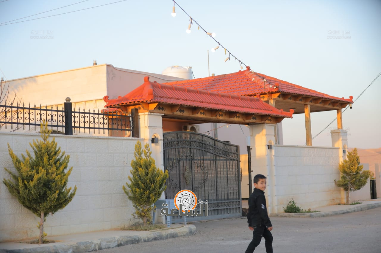 Madar Al-Saa Images 0.8363808721355899