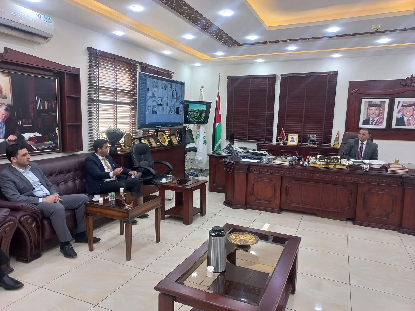 Madar Al-Saa Images 0.3663879363673188