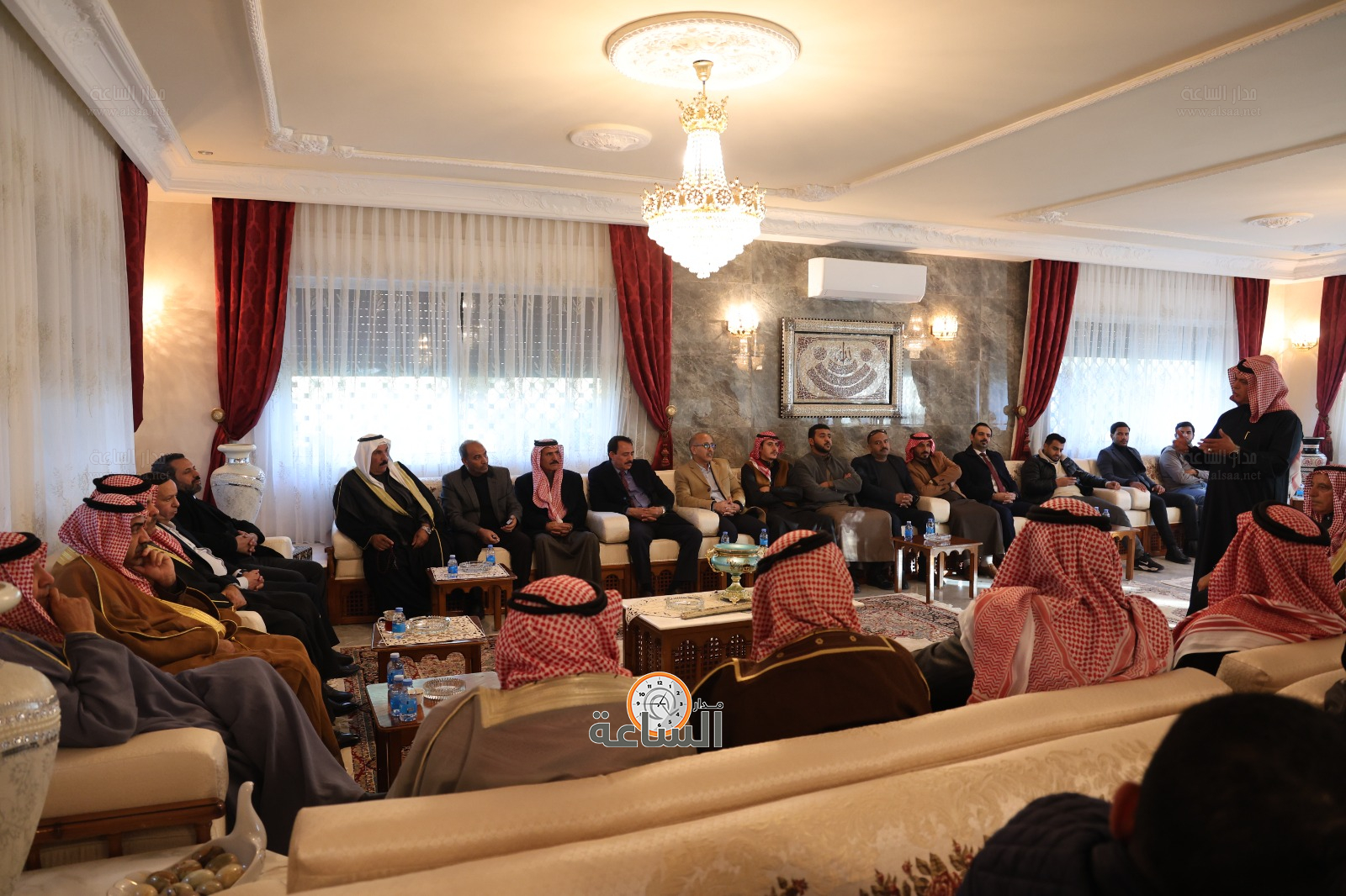 Madar Al-Saa Images 0.4125586377224597