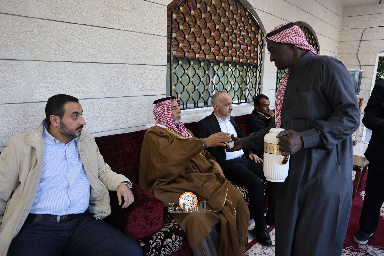 Madar Al-Saa Images 0.3823990982295251