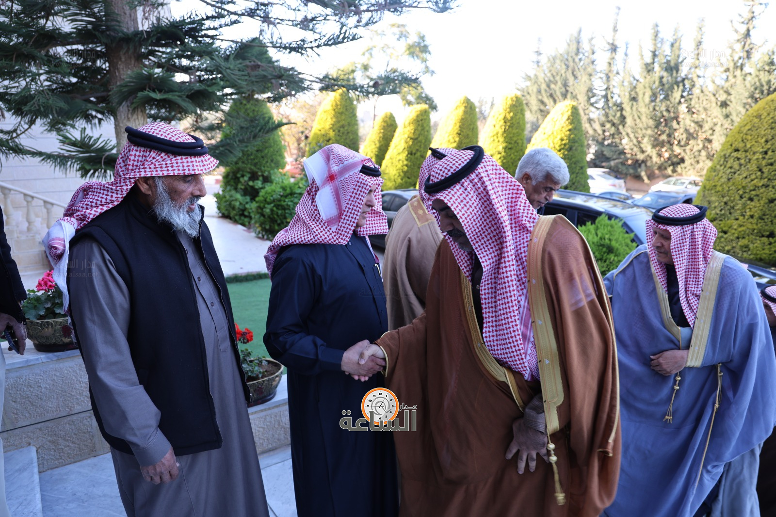 Madar Al-Saa Images 0.4222123252989065