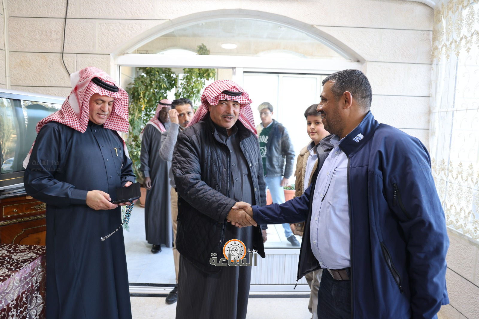 Madar Al-Saa Images 0.02479570139987408