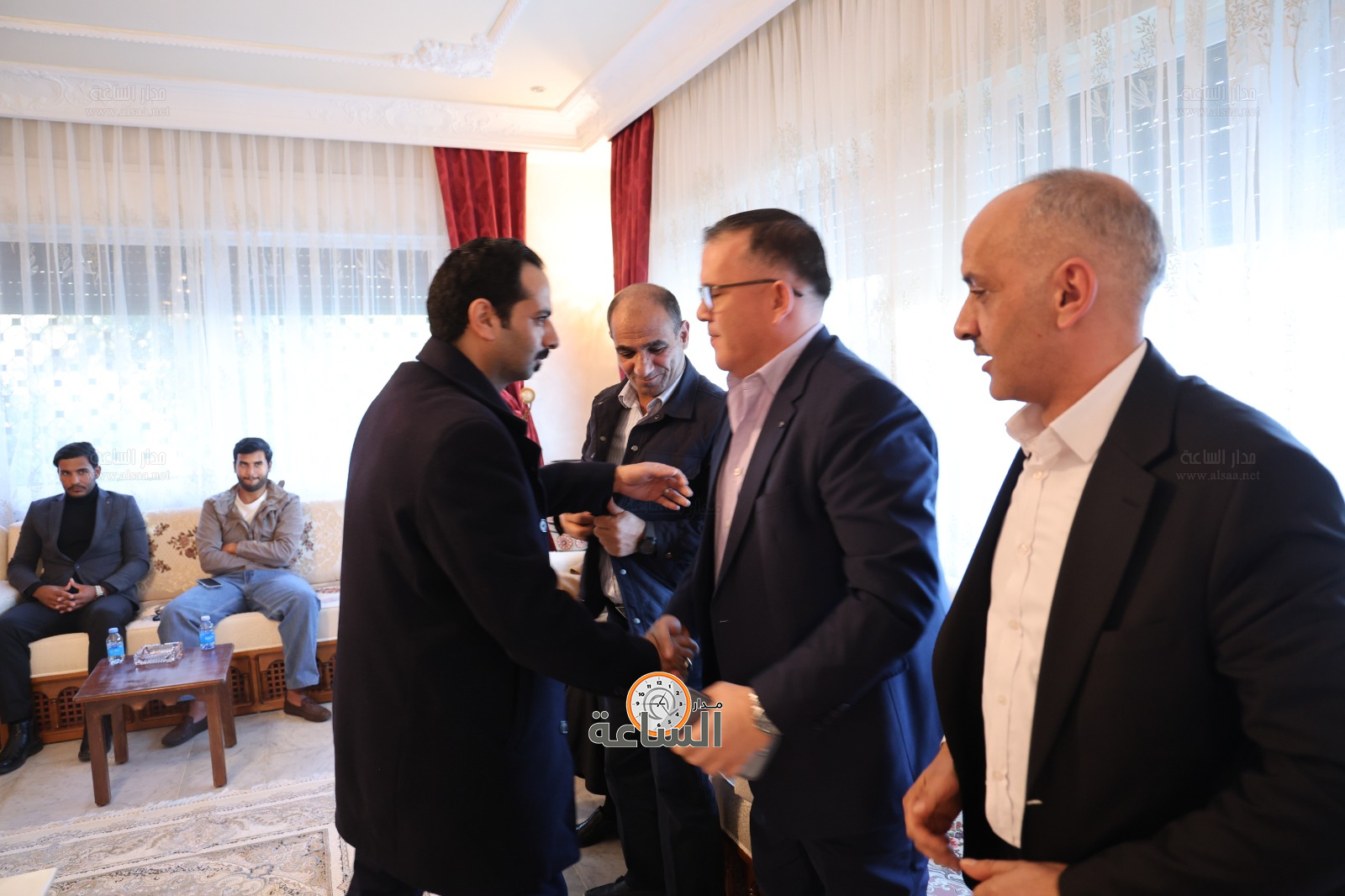 Madar Al-Saa Images 0.7972558718647202