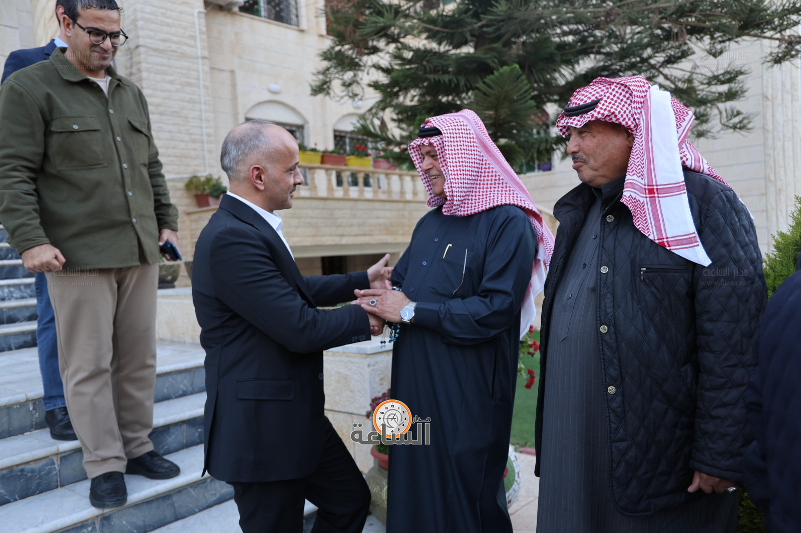 Madar Al-Saa Images 0.12097823137598018