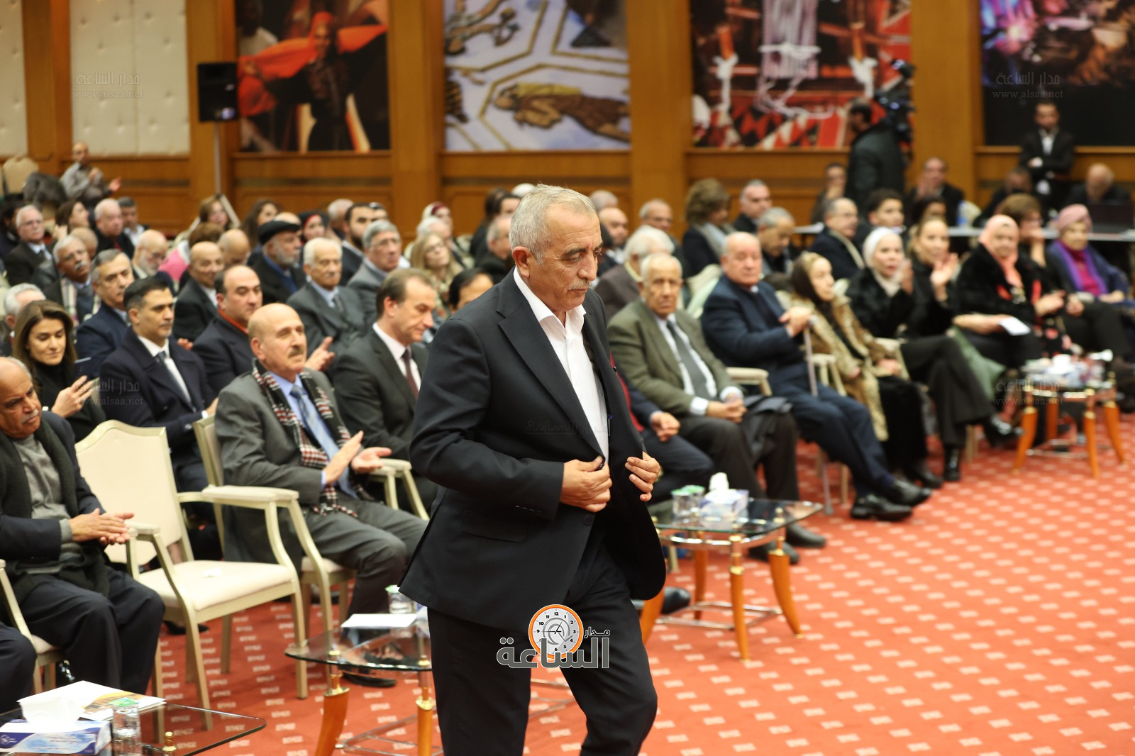 Madar Al-Saa Images 0.6105707632943012