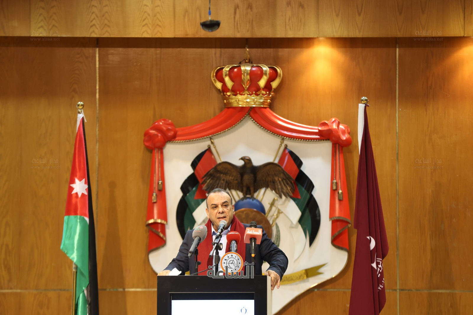 Madar Al-Saa Images 0.8293740512687622