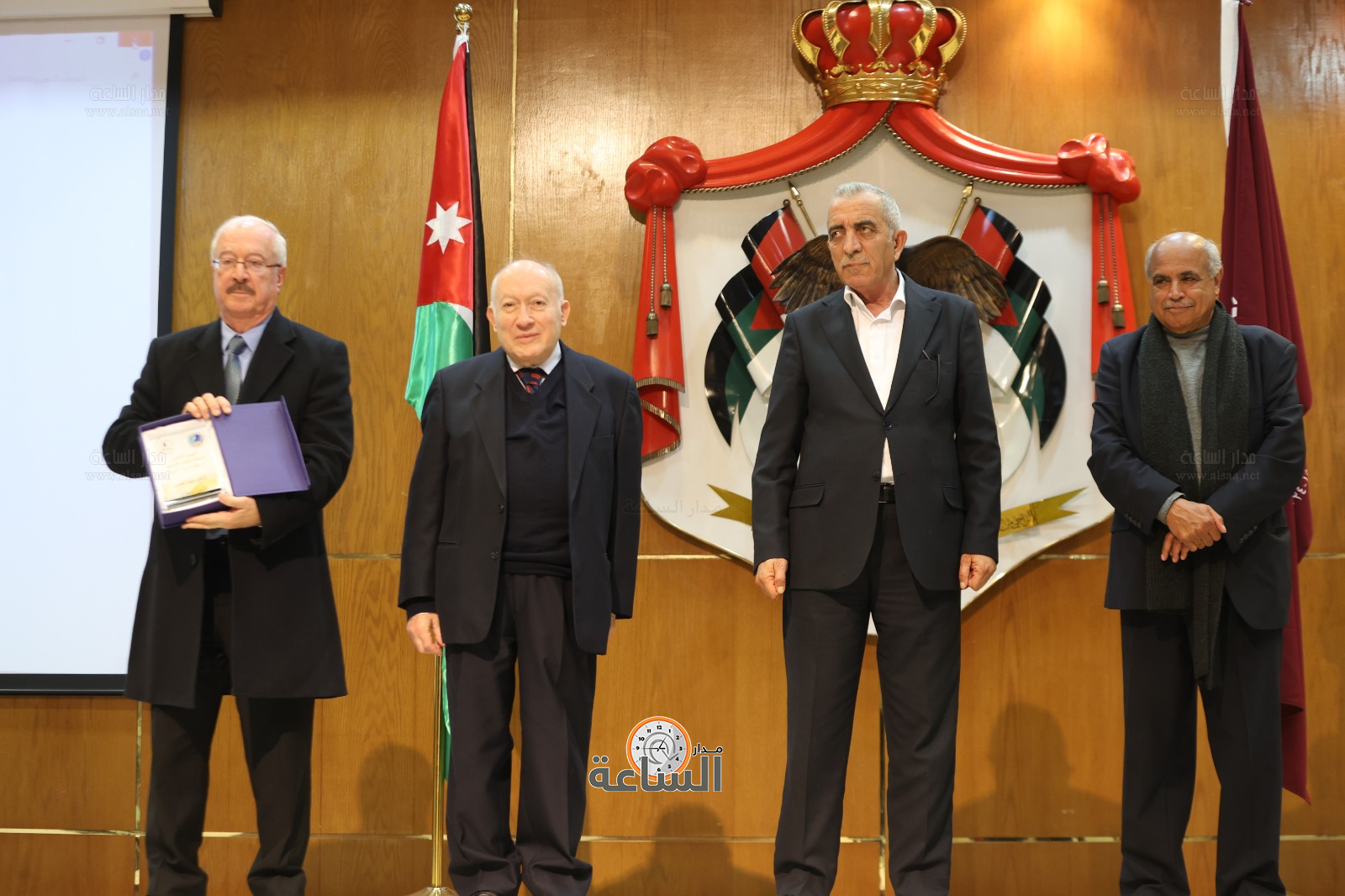 Madar Al-Saa Images 0.8527458580028768