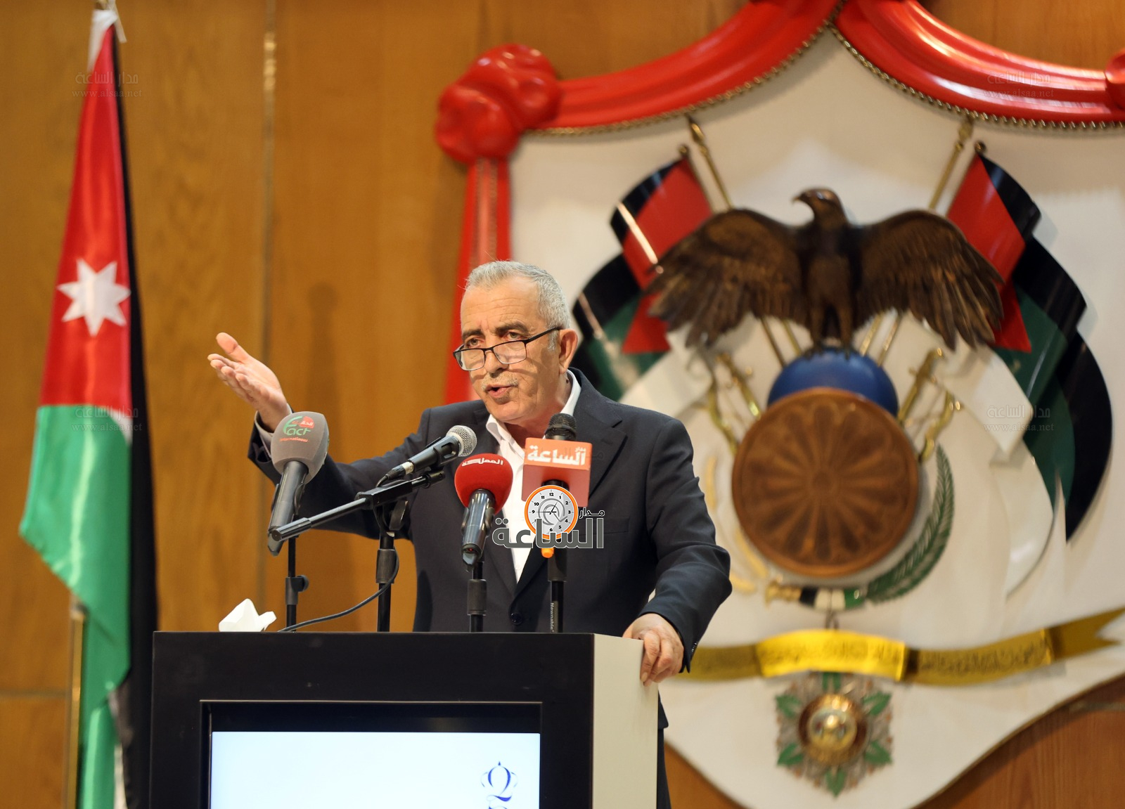 Madar Al-Saa Images 0.584446970135688