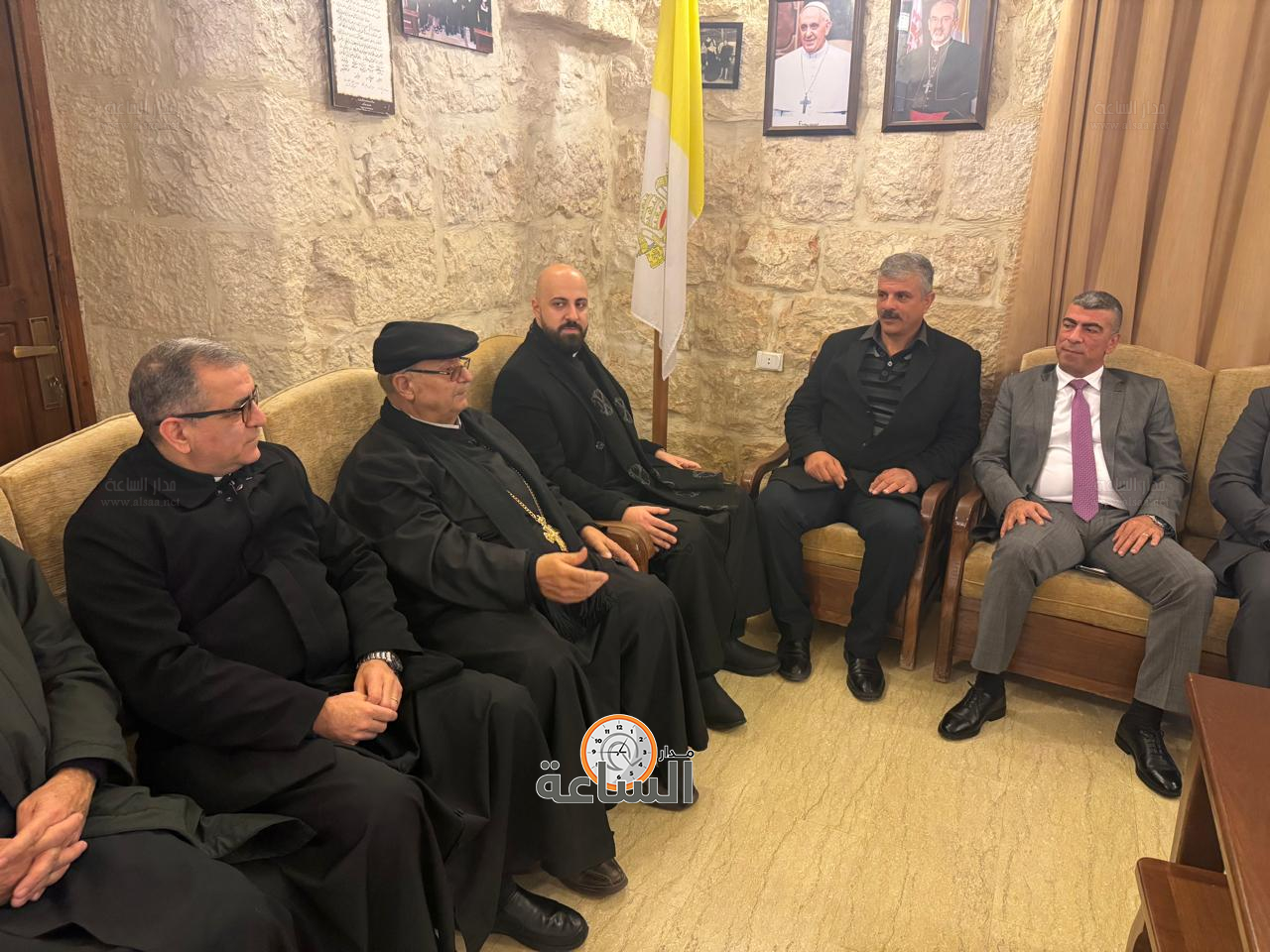 Madar Al-Saa Images 0.10880727877872176