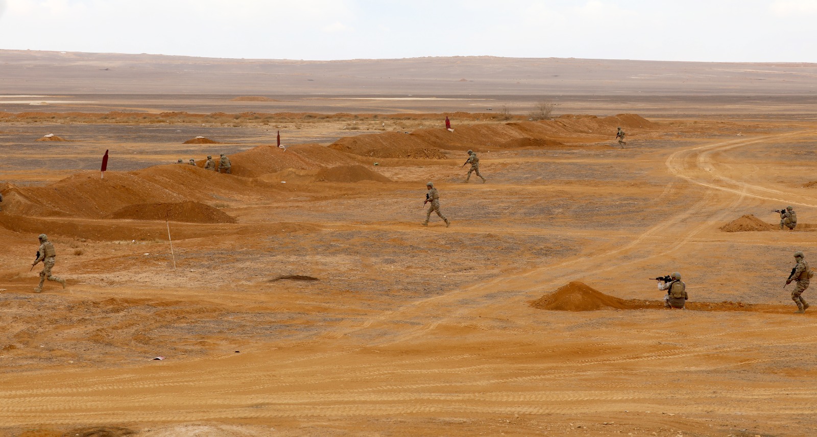 Madar Al-Saa Images 0.1832256608931595