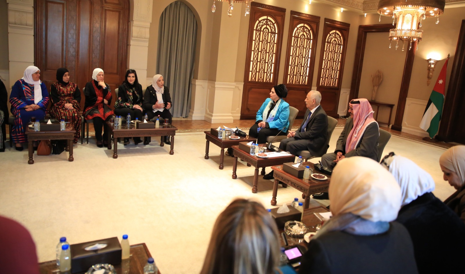 Madar Al-Saa Images 0.5909381955056245