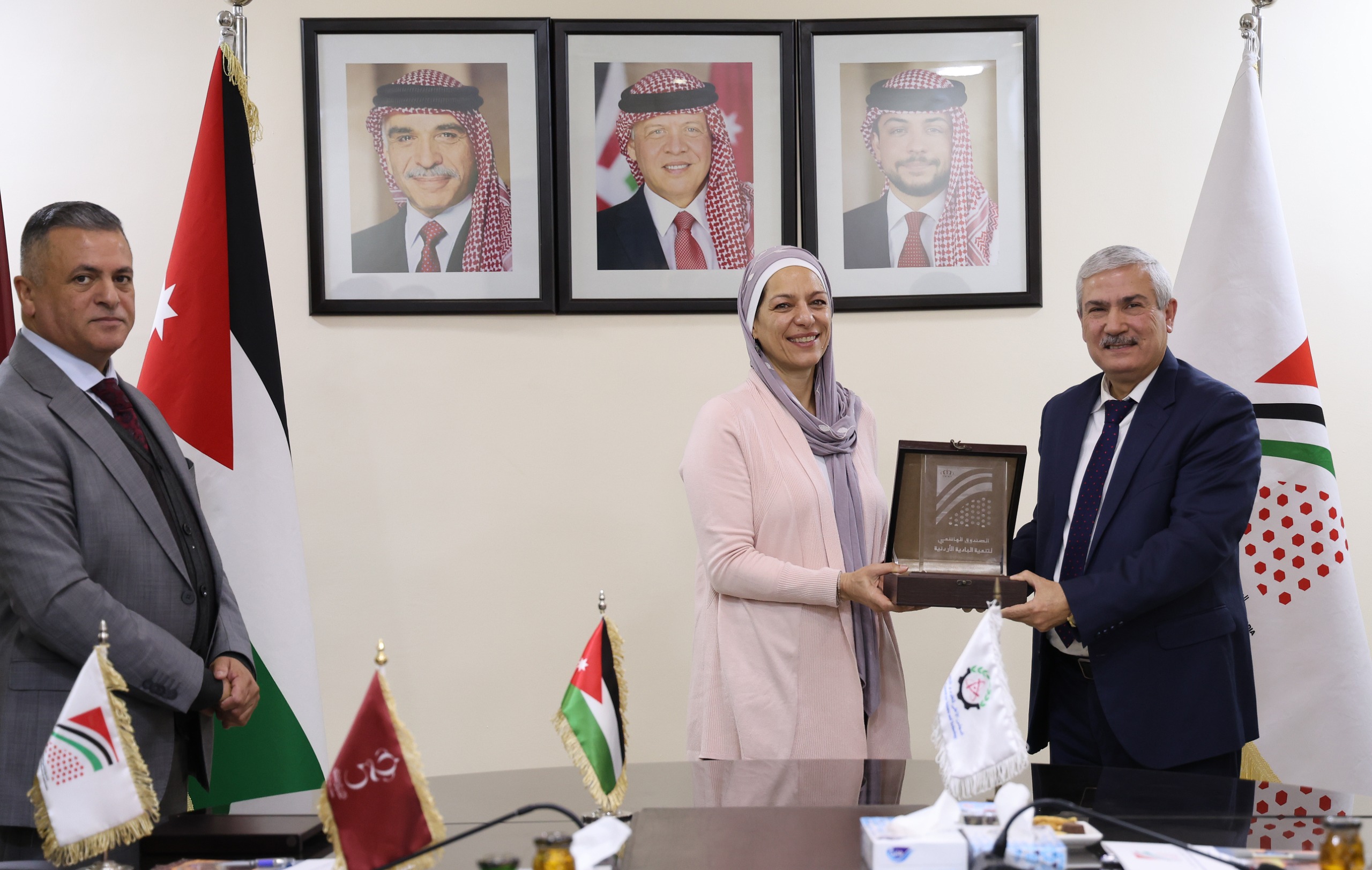 Madar Al-Saa Images 0.46294076818440444