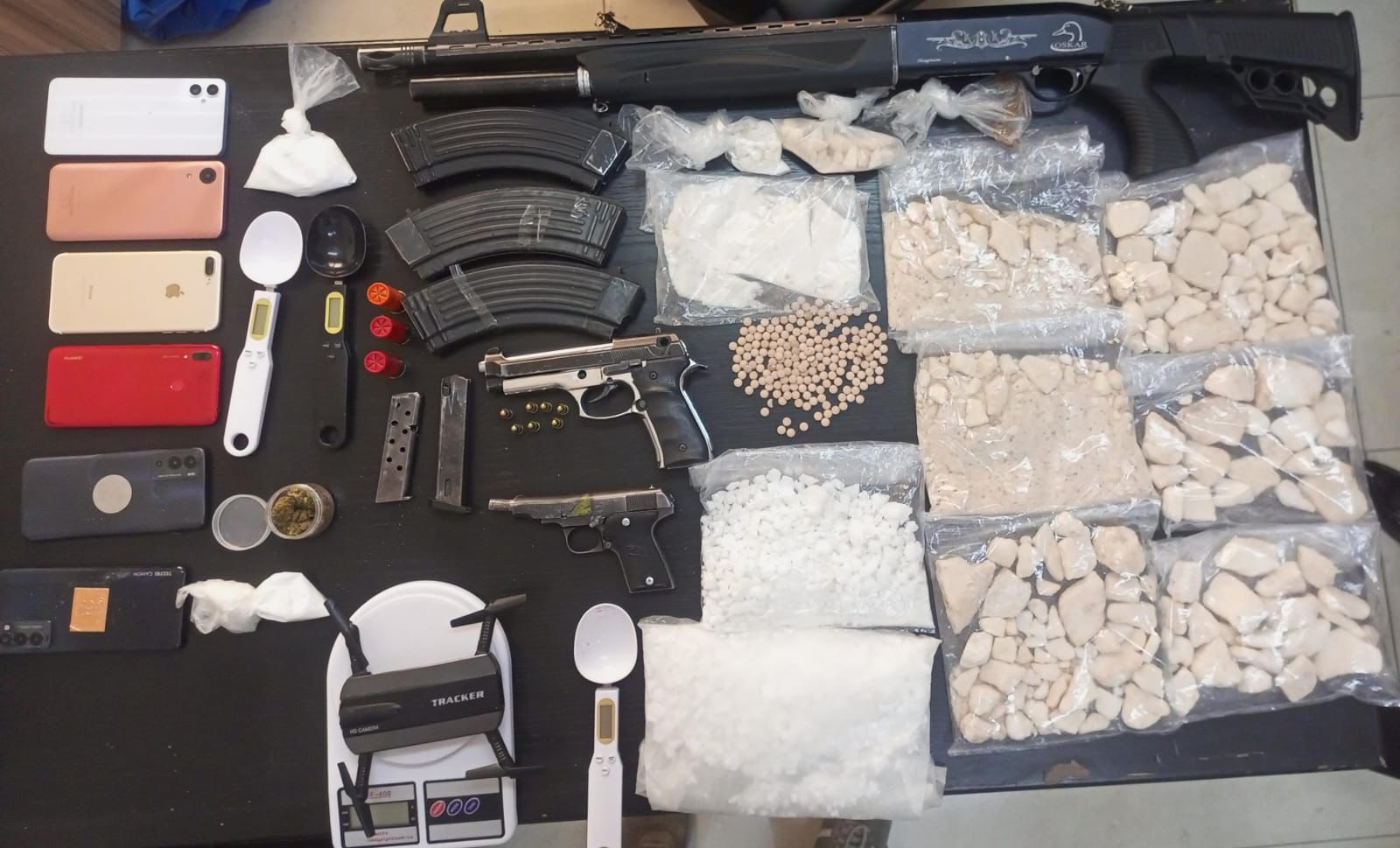 Madar Al-Saa Images 0.6691450576444322