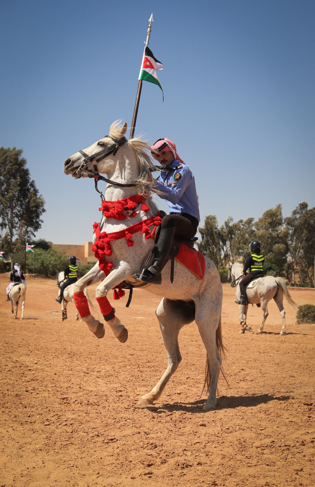 Madar Al-Saa Images 0.6479997822045089